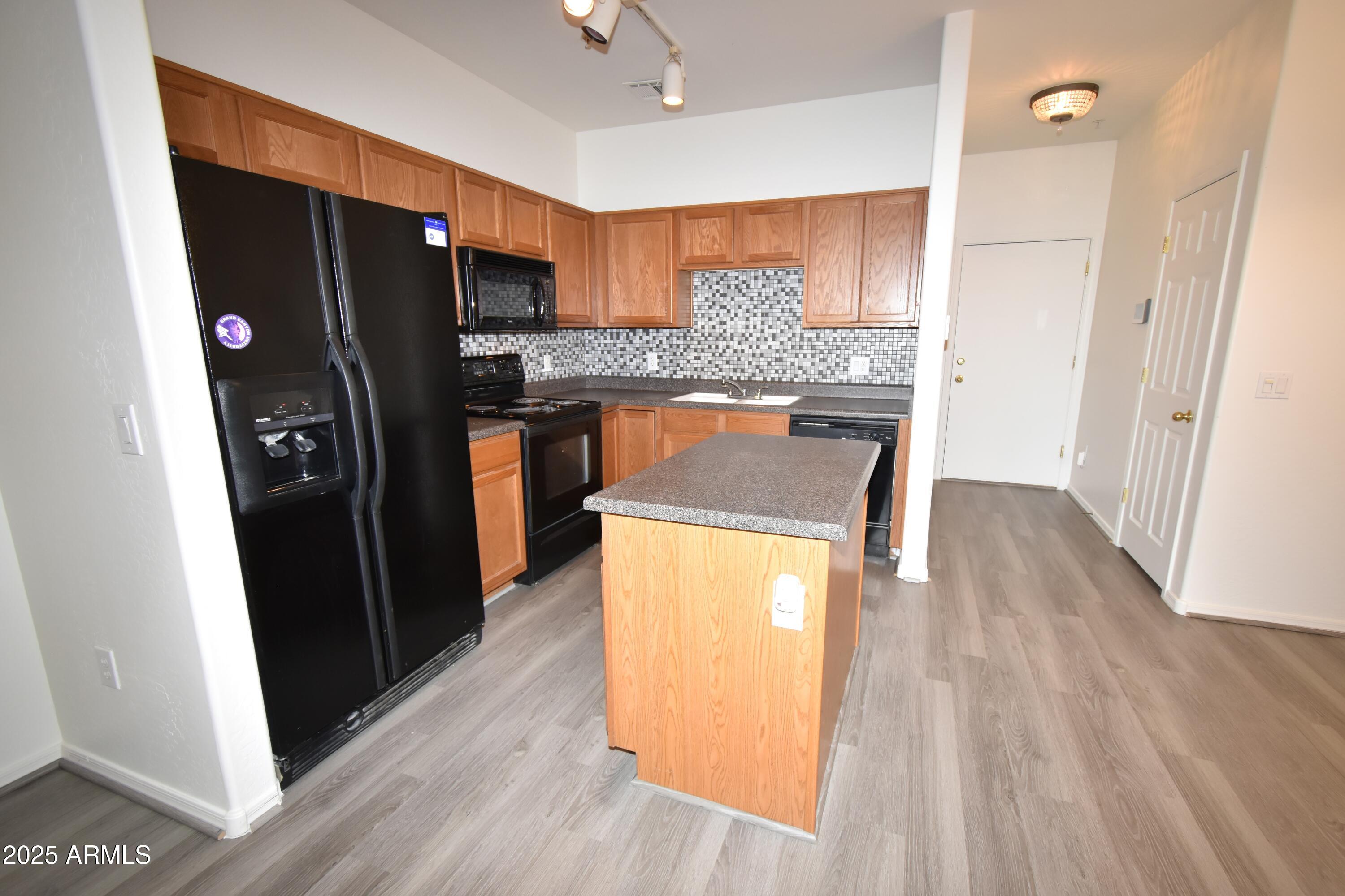 1718 W COLTER Street 126