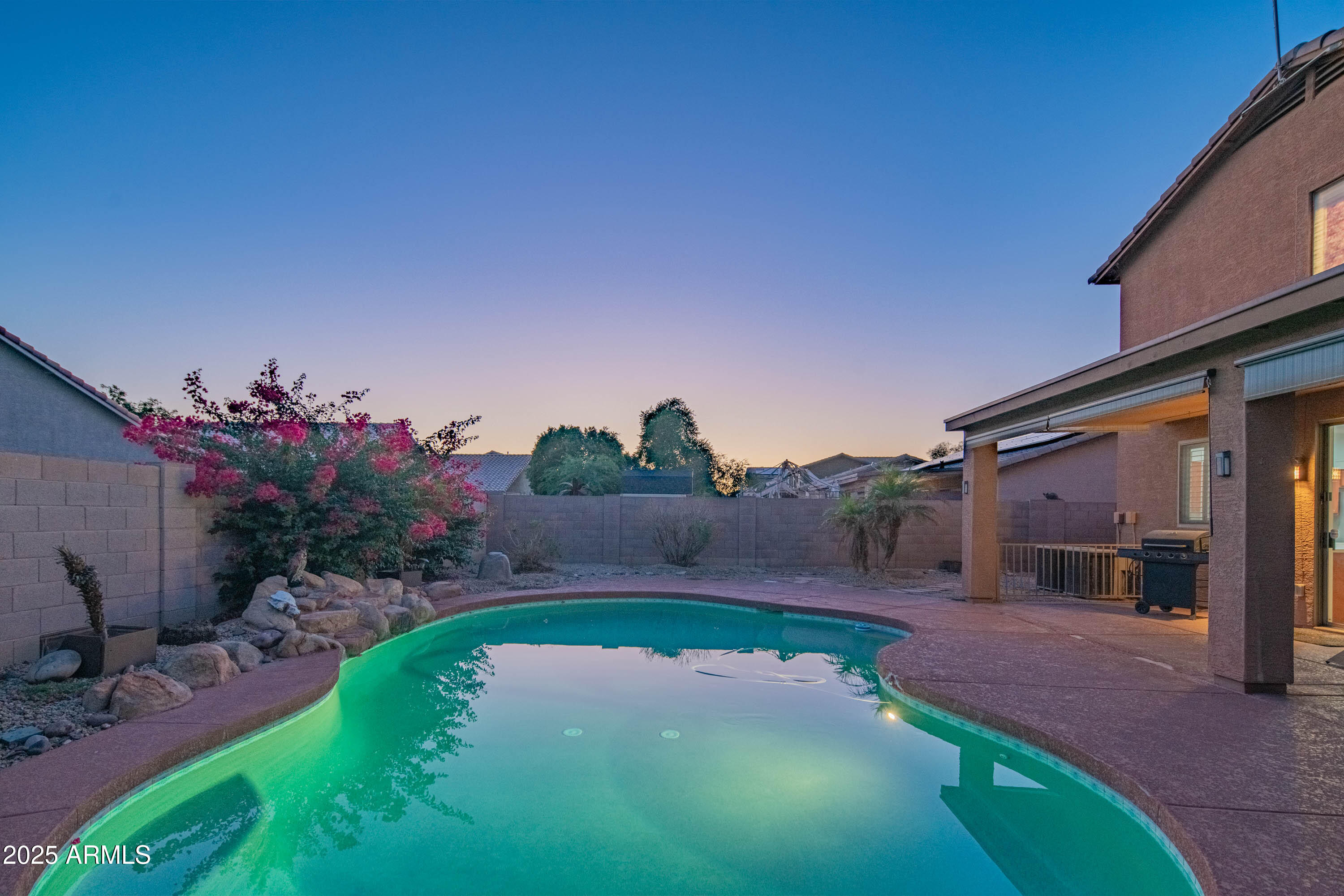 15843 W APACHE Street