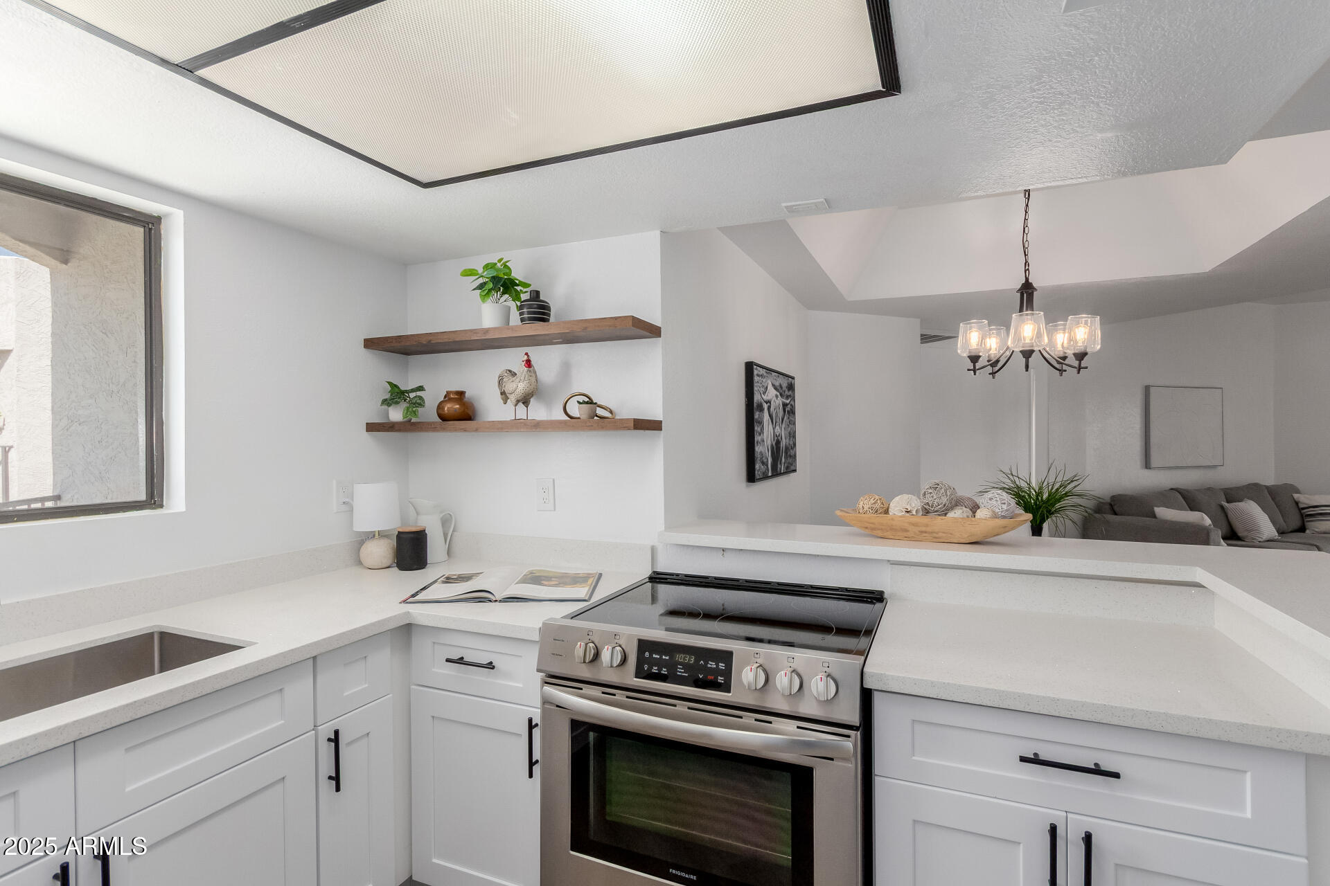 1352 E HIGHLAND Avenue 206