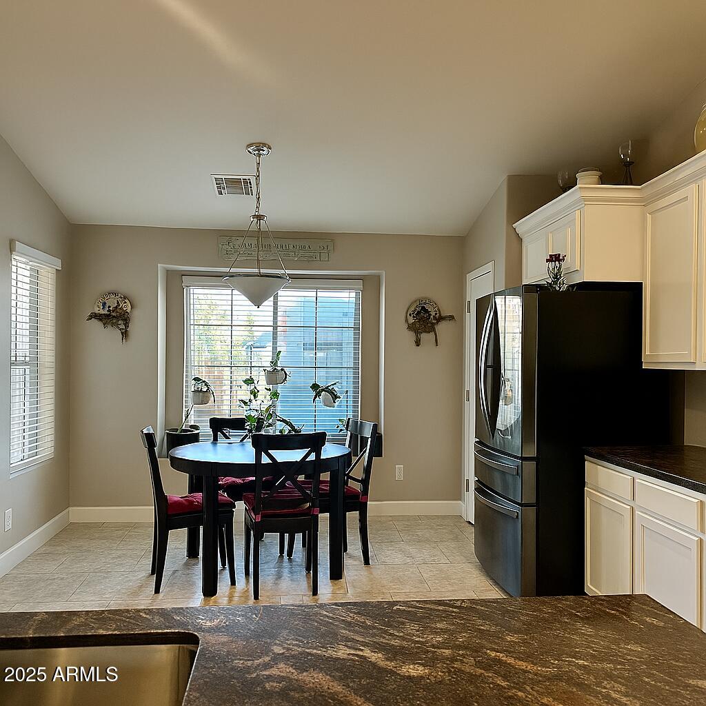 Homes 4 43328 W CHISHOLM Drive