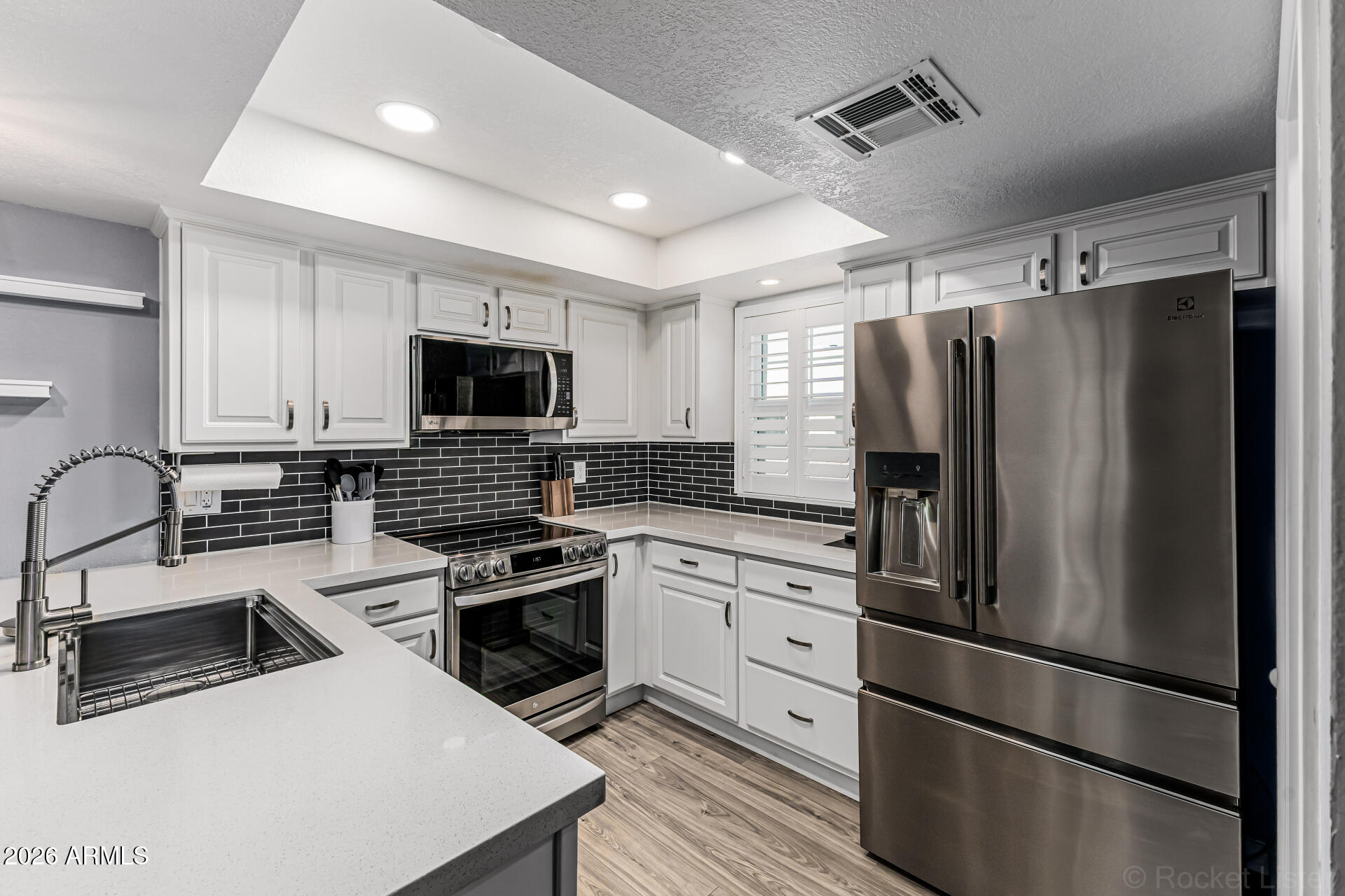 2020 W UNION HILLS Drive 209