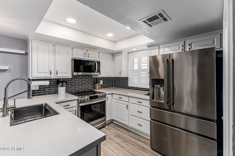 2020 W UNION HILLS Drive 209 Phoenix AZ 85027