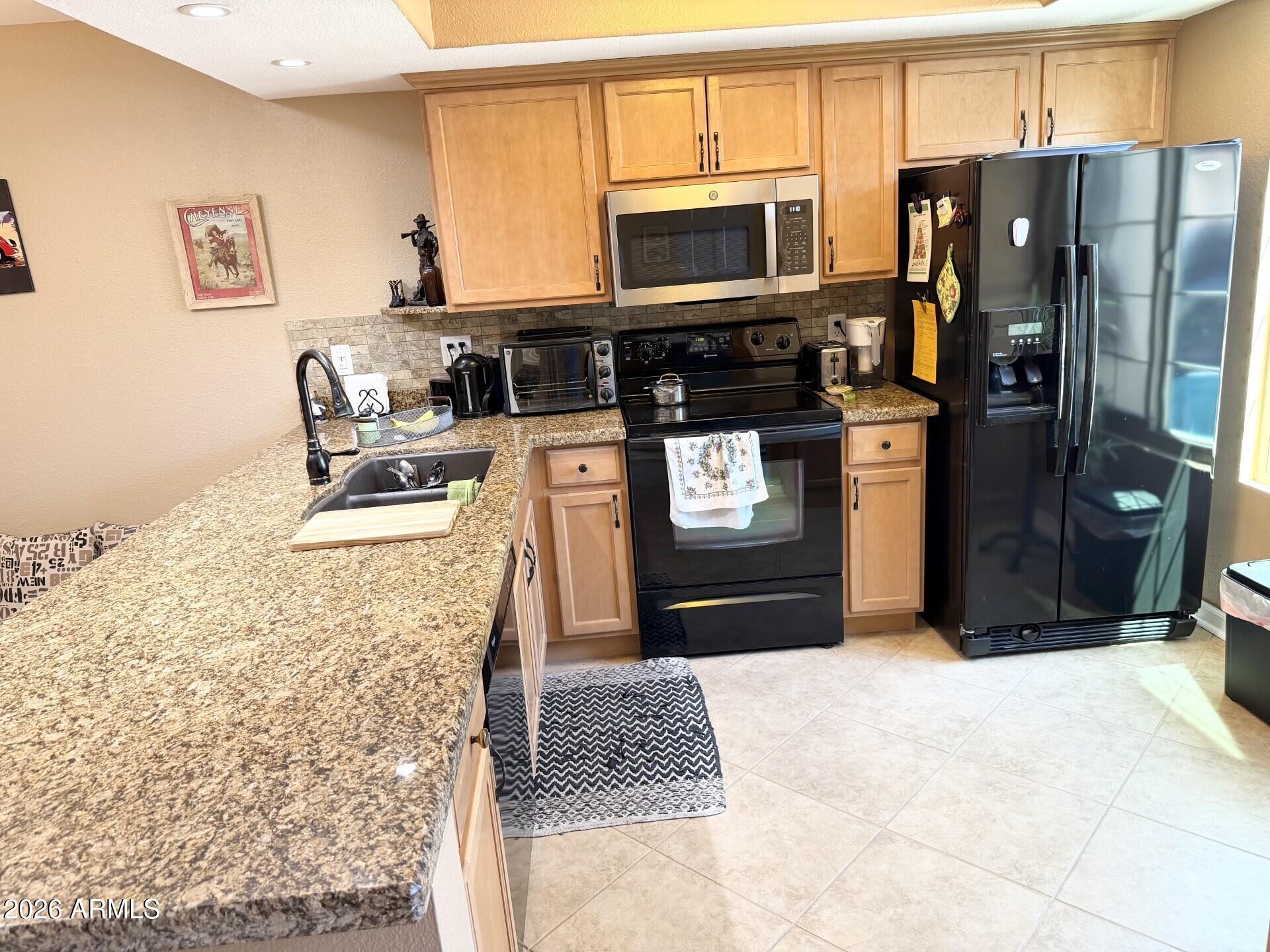444 S DESERT FLOWER Drive