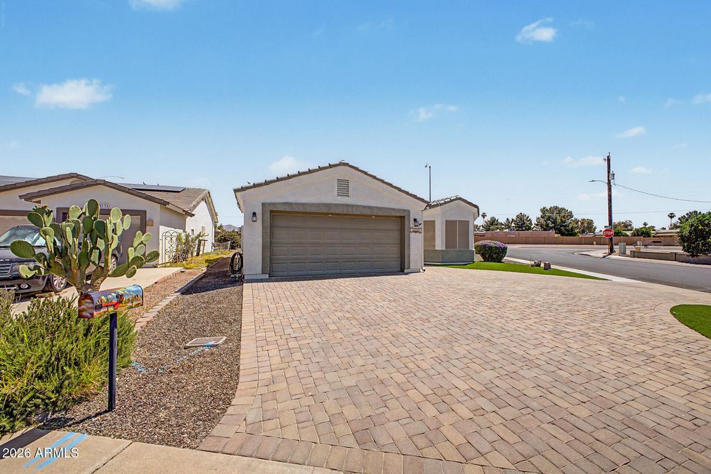 Photo of 2127 N Shannon Way, Mesa, AZ 85215 (MLS # 7022441)