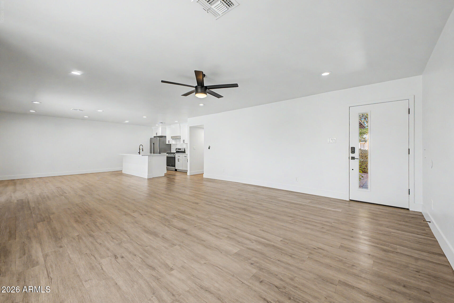 8601 E ROANOKE Avenue