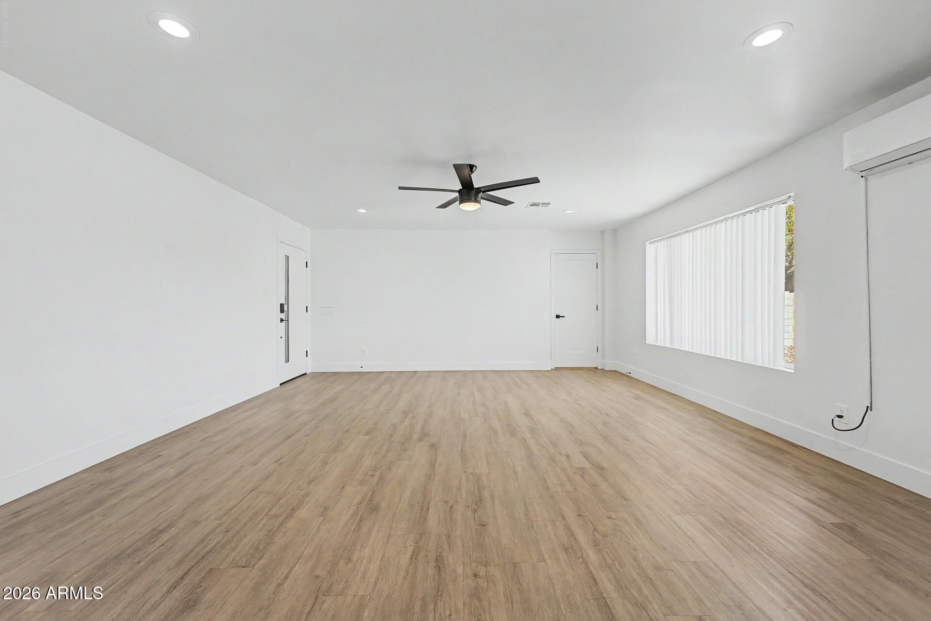 8601 E ROANOKE Avenue