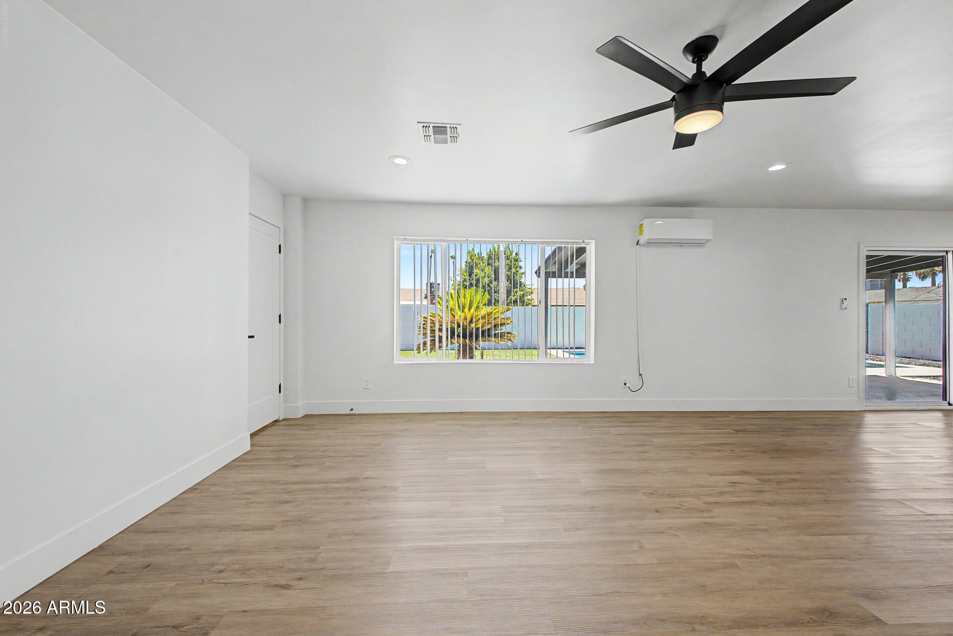8601 E ROANOKE Avenue