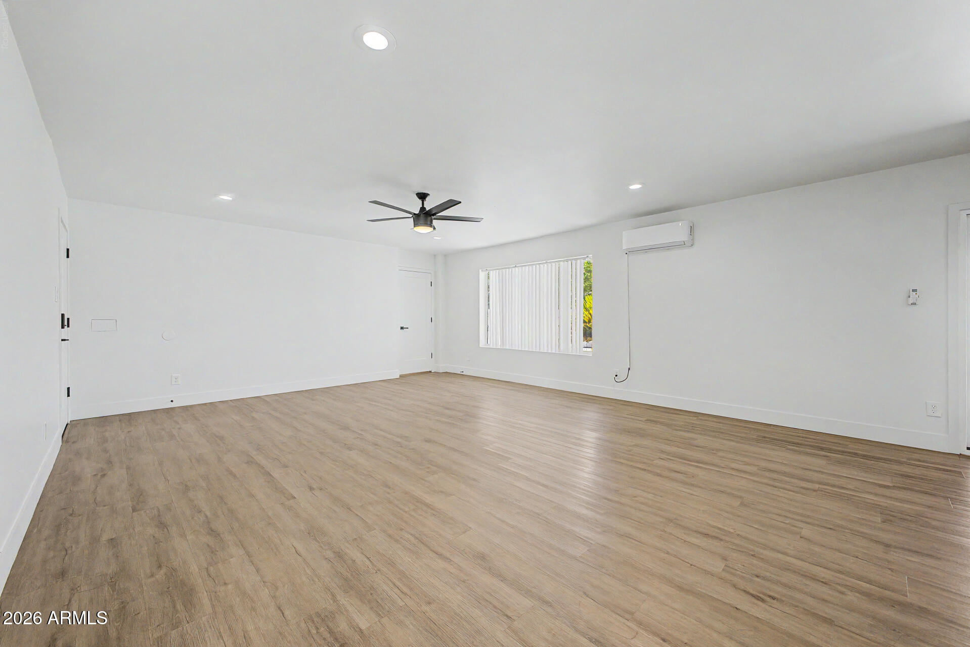 8601 E ROANOKE Avenue