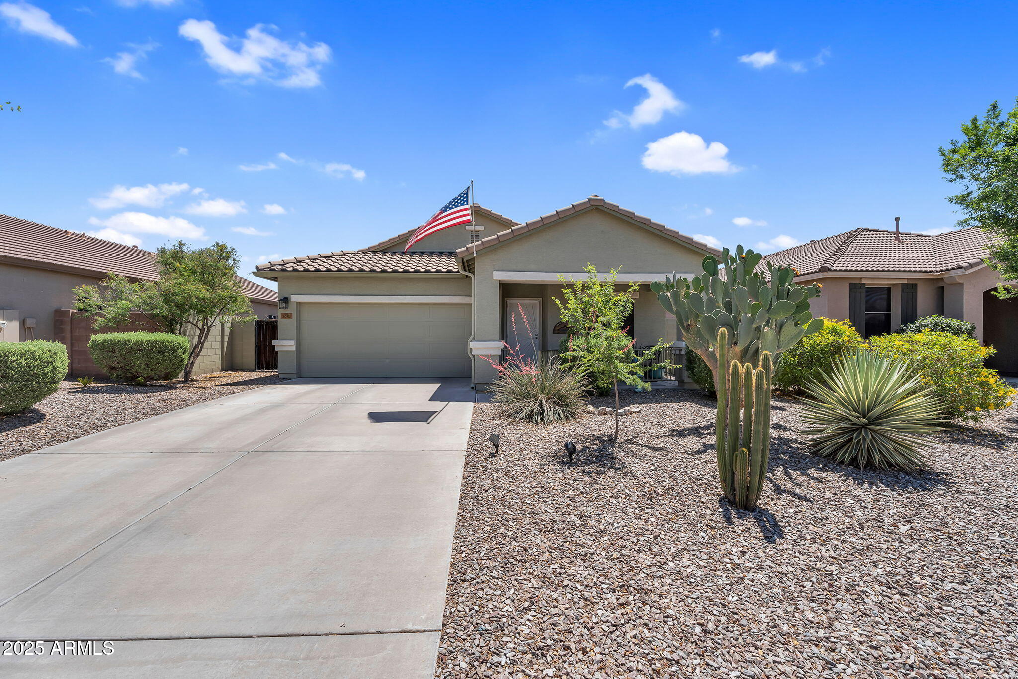 1081 W STEPHANIE Lane