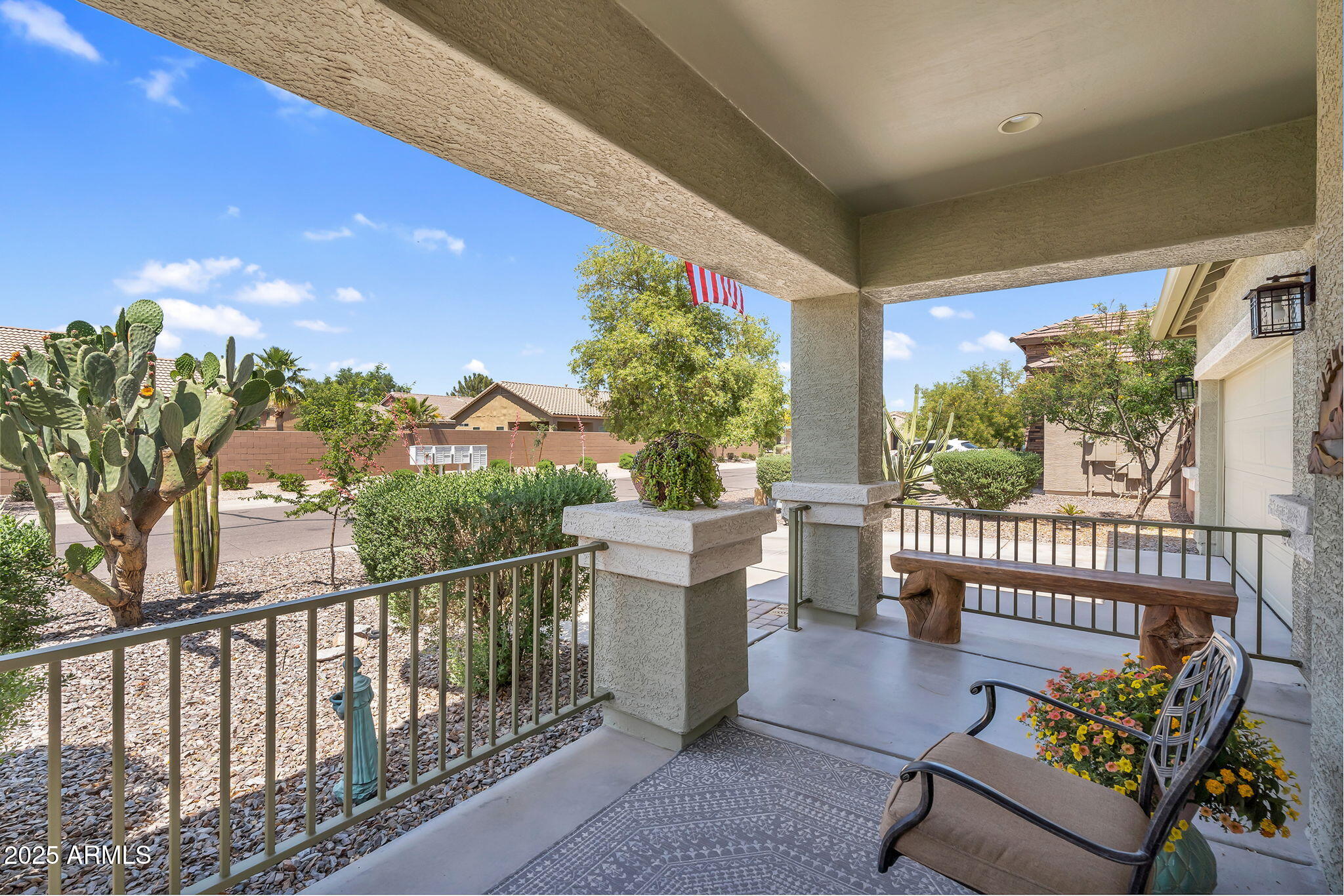 1081 W STEPHANIE Lane