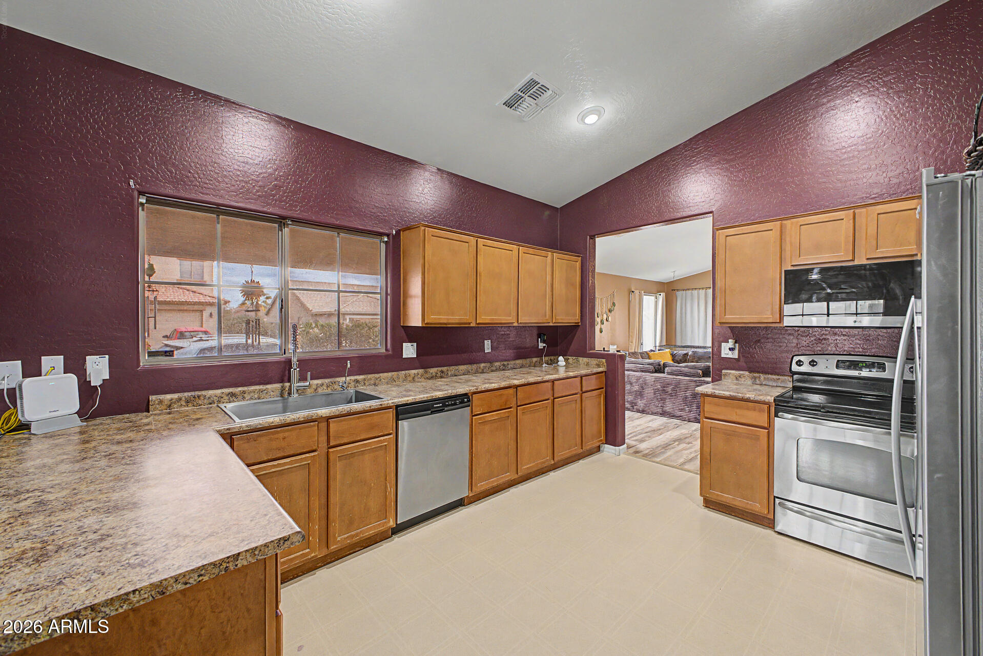 24831 W HUNTINGTON Drive