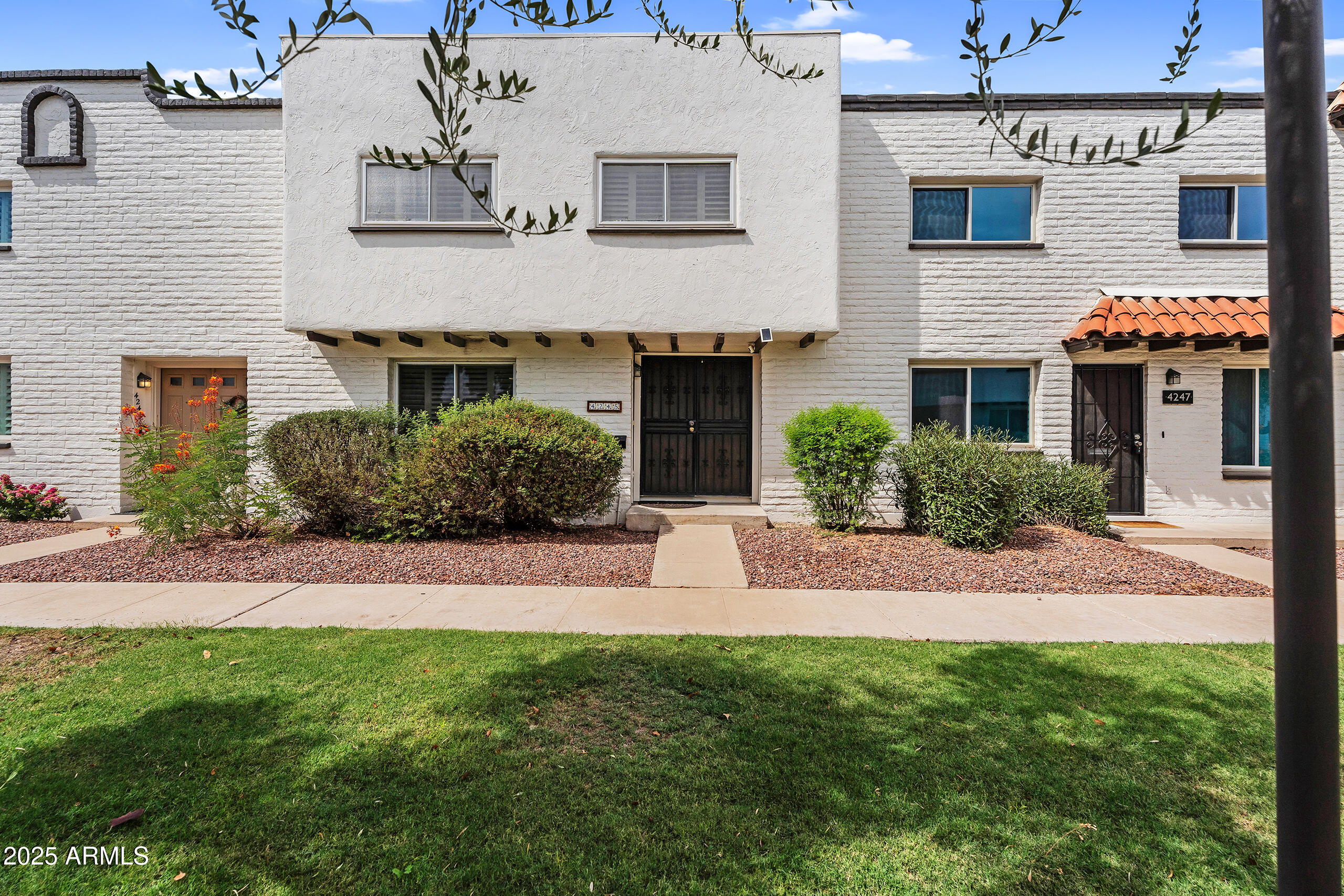 4245 N MILLER Road