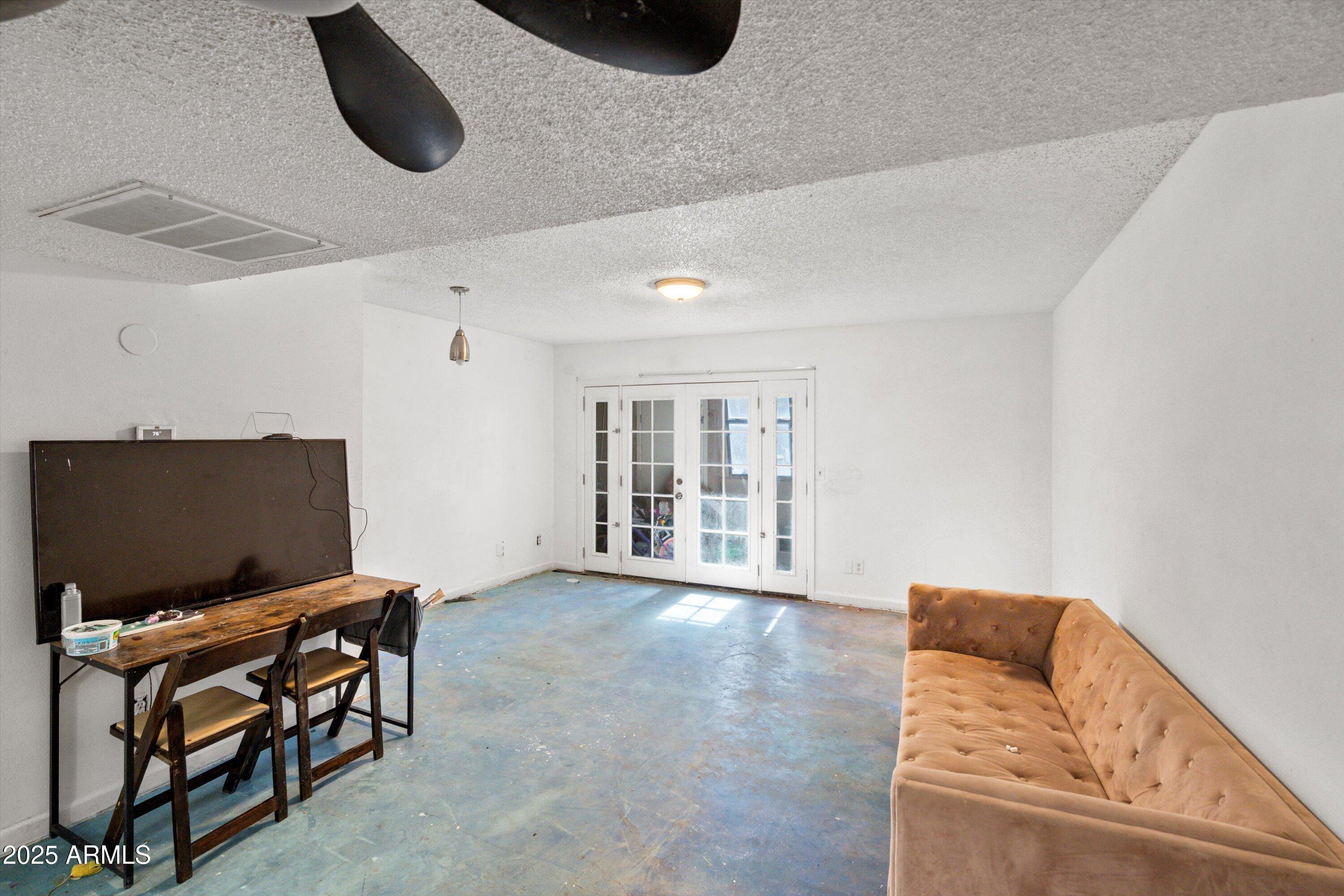 1601 W SUNNYSIDE Drive 164