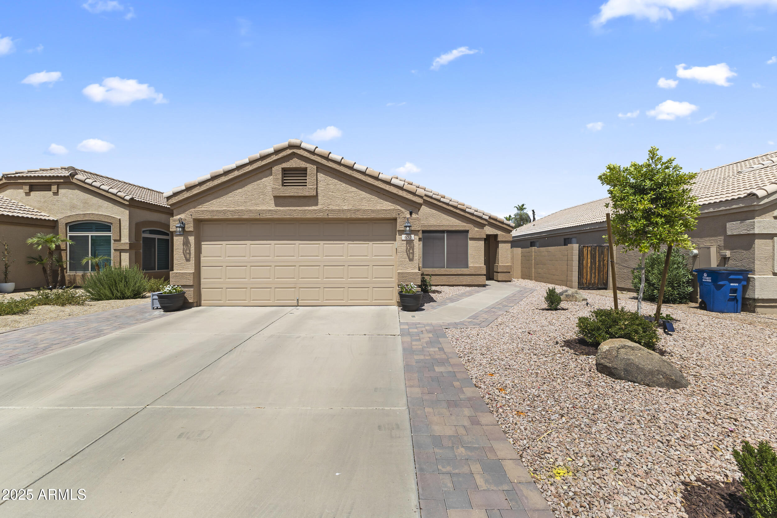 652 S BAHAMA Drive