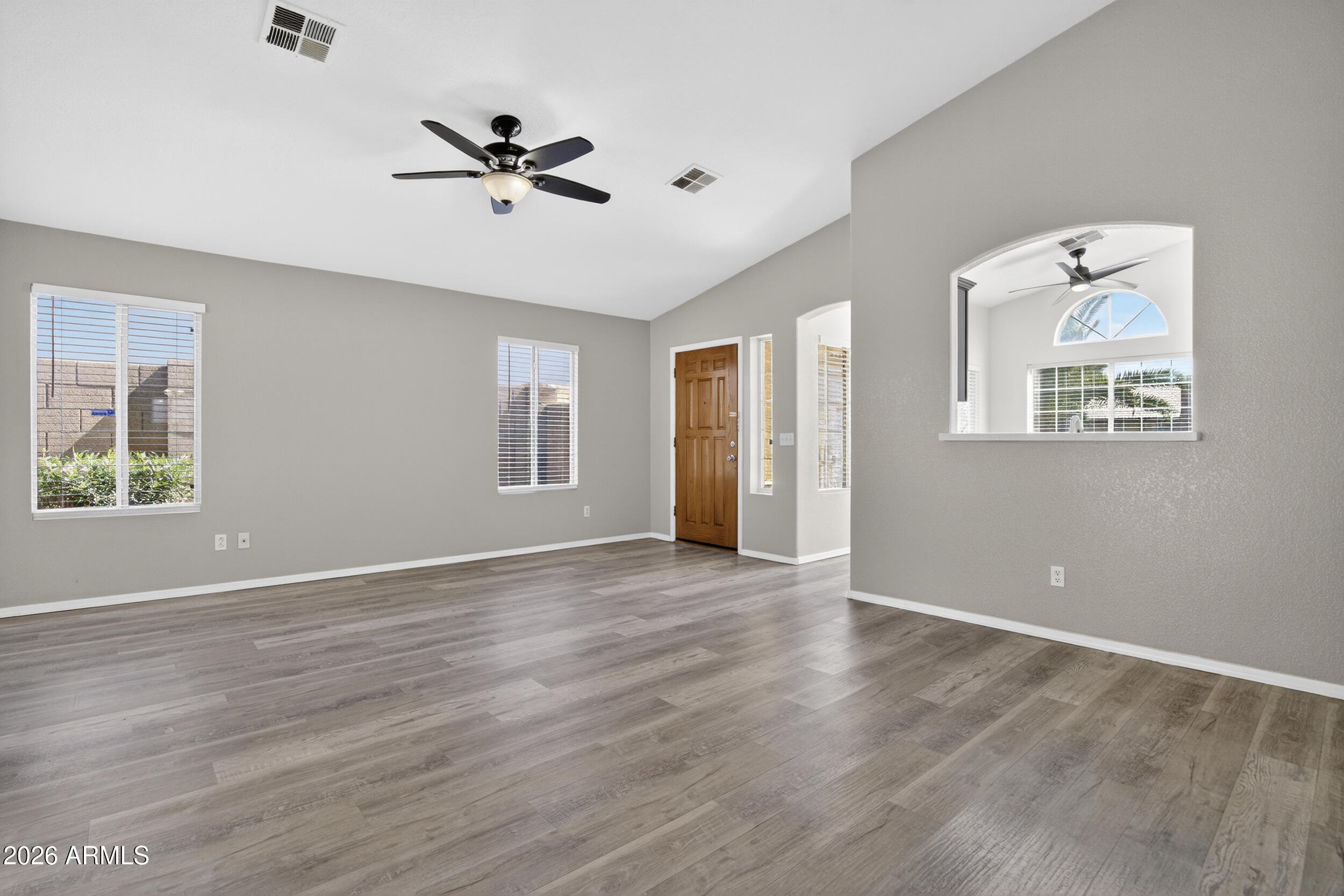 6760 E NORTHRIDGE Street