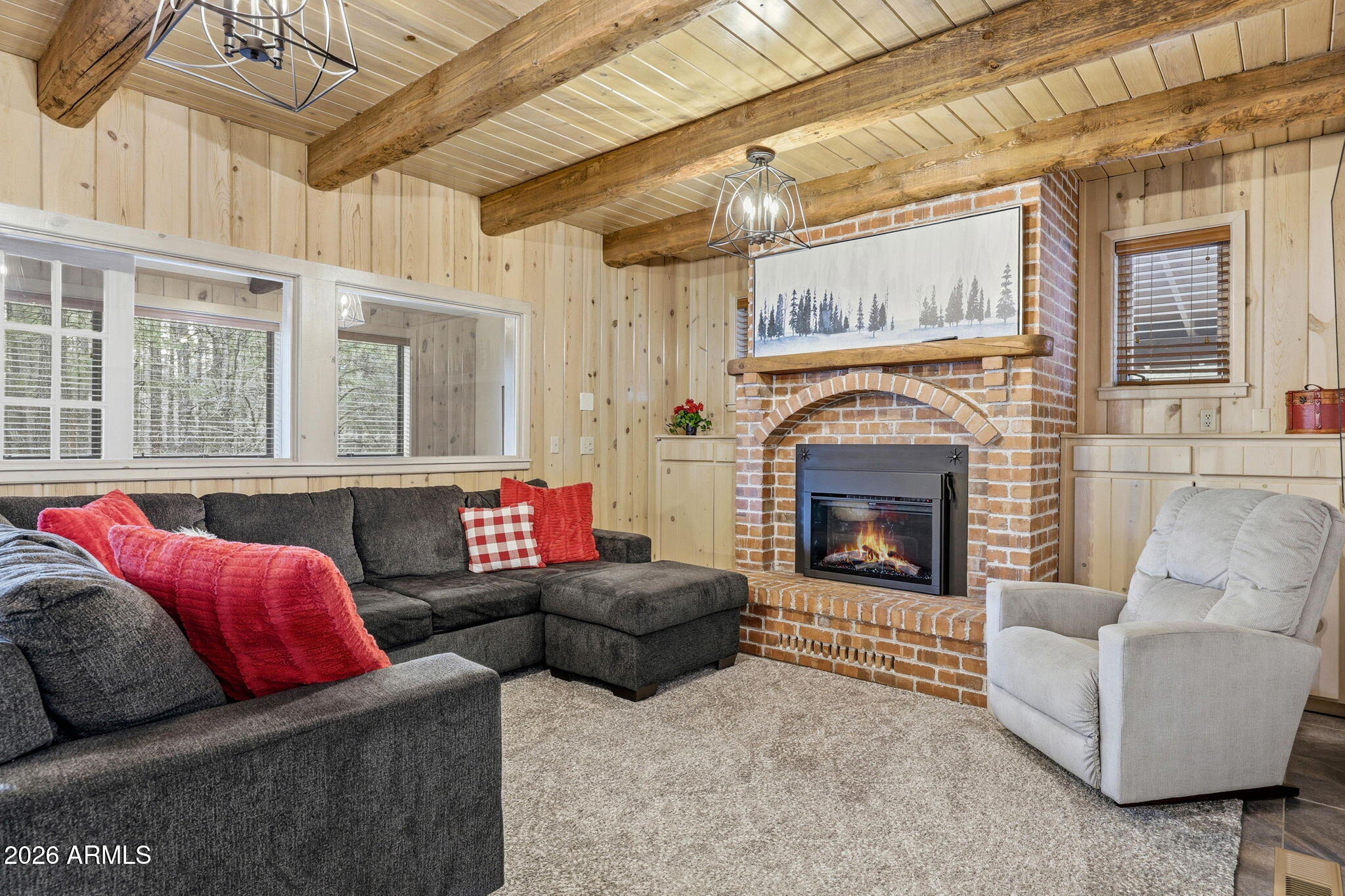 1041 E White Tail Drive