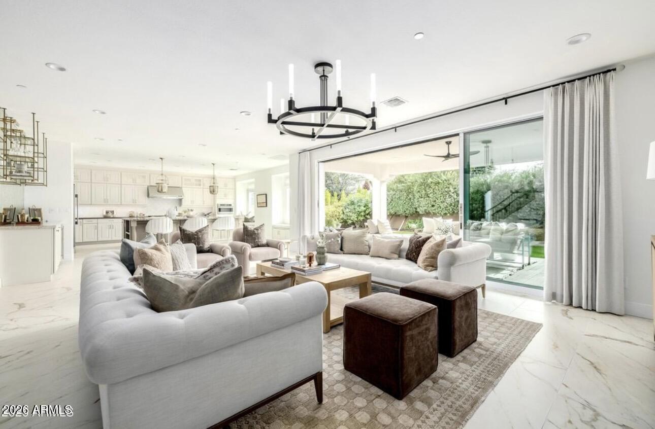 2931 E MADISON VISTAS Drive