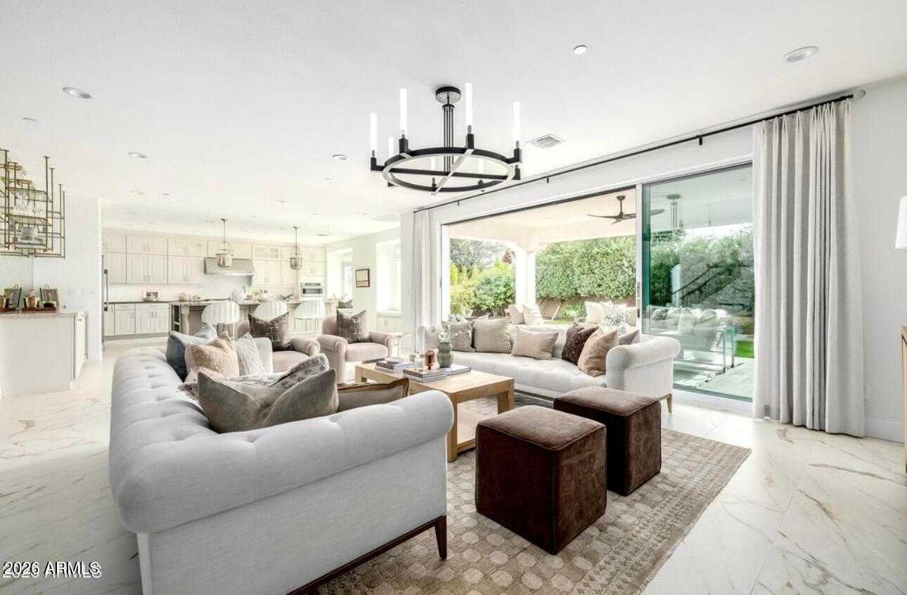 2931 E Madison Vistas Drive