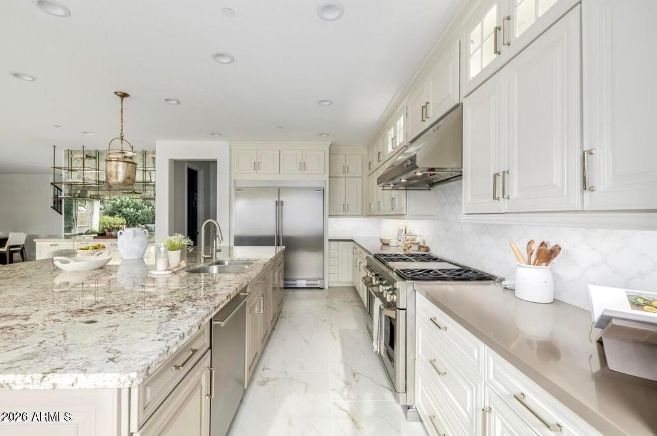 2931 E Madison Vistas Drive