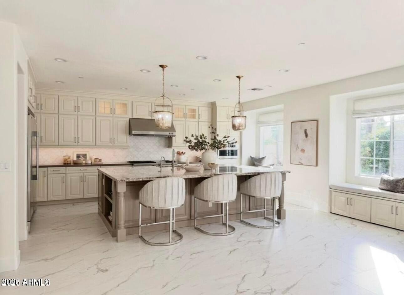 2931 E Madison Vistas Drive