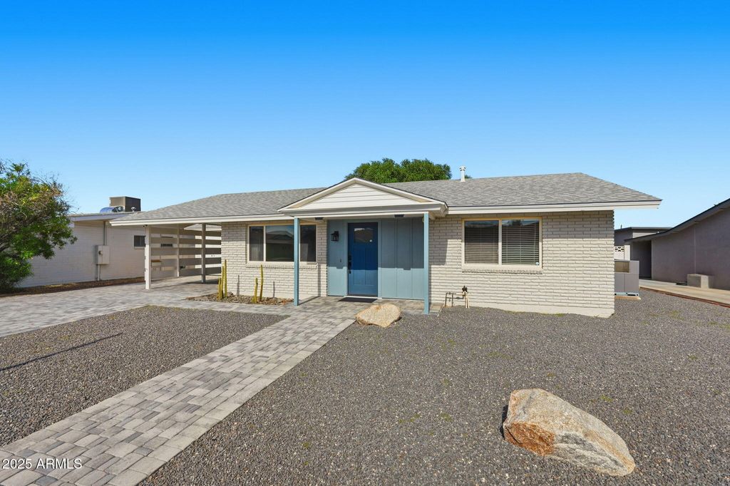 Photo of 10002 W Tarrytown Avenue, Sun City, AZ 85351 (MLS # 6996407)