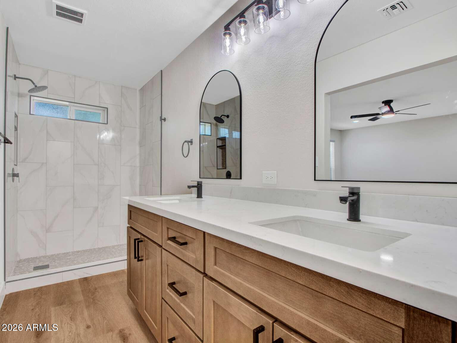 4915 W SHANGRI LA Road