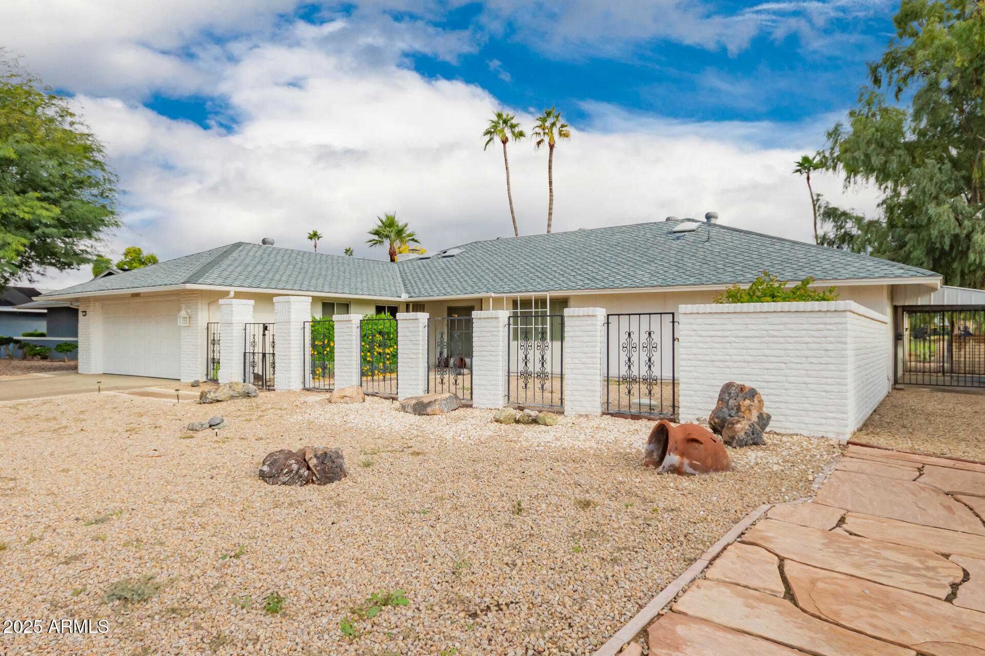 10102 W CONCHO Circle