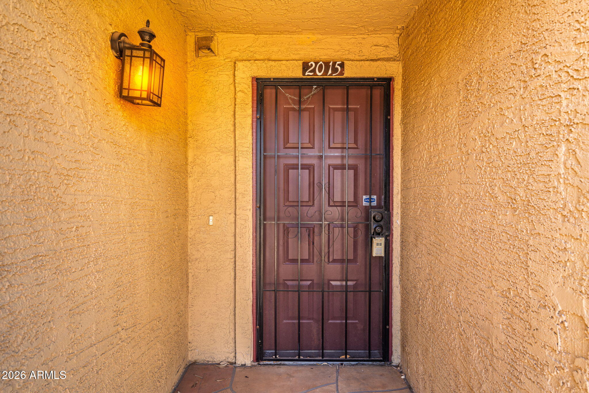 653 W GUADALUPE Road 2015