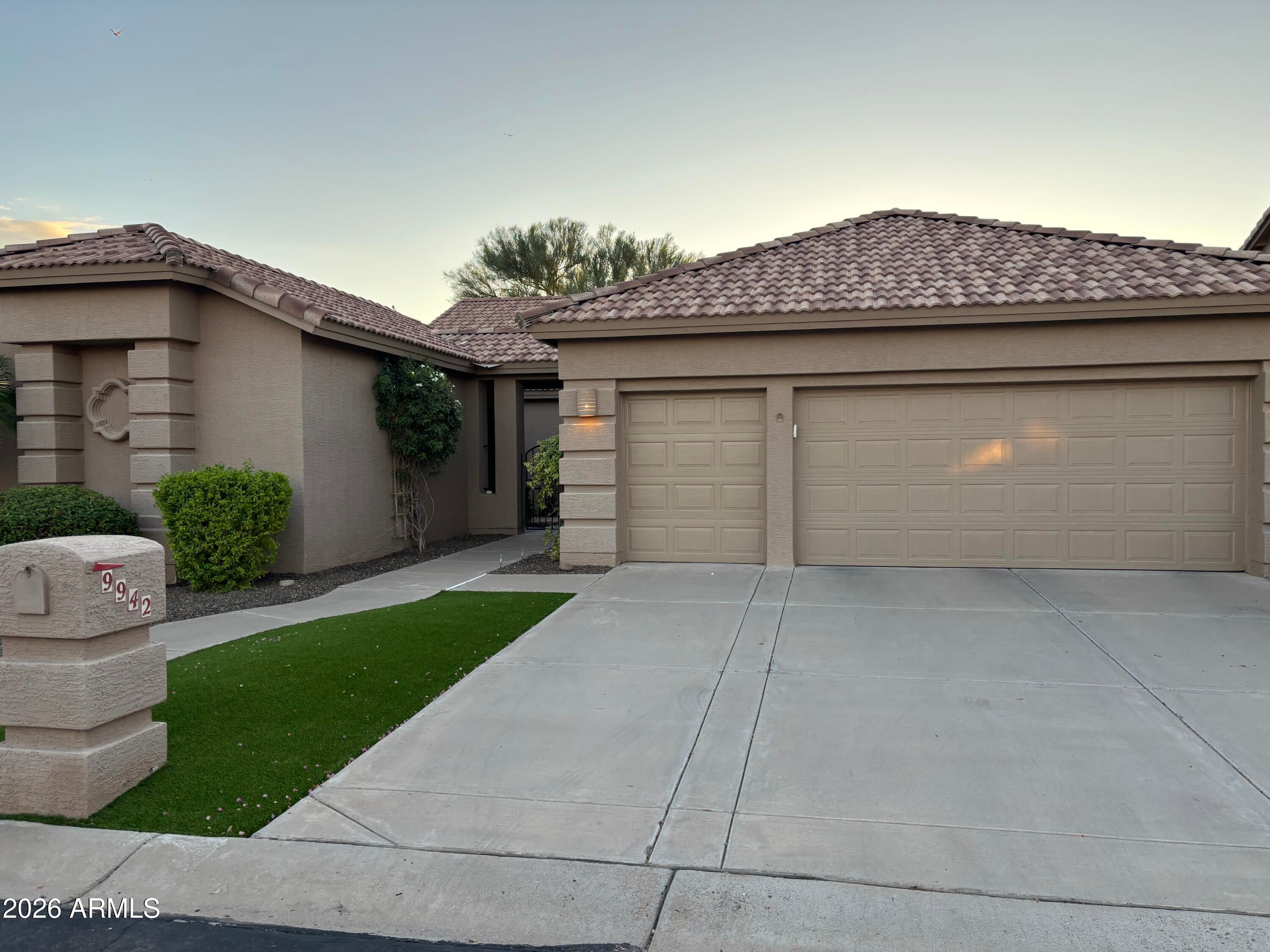 9942 E DIAMOND Drive
