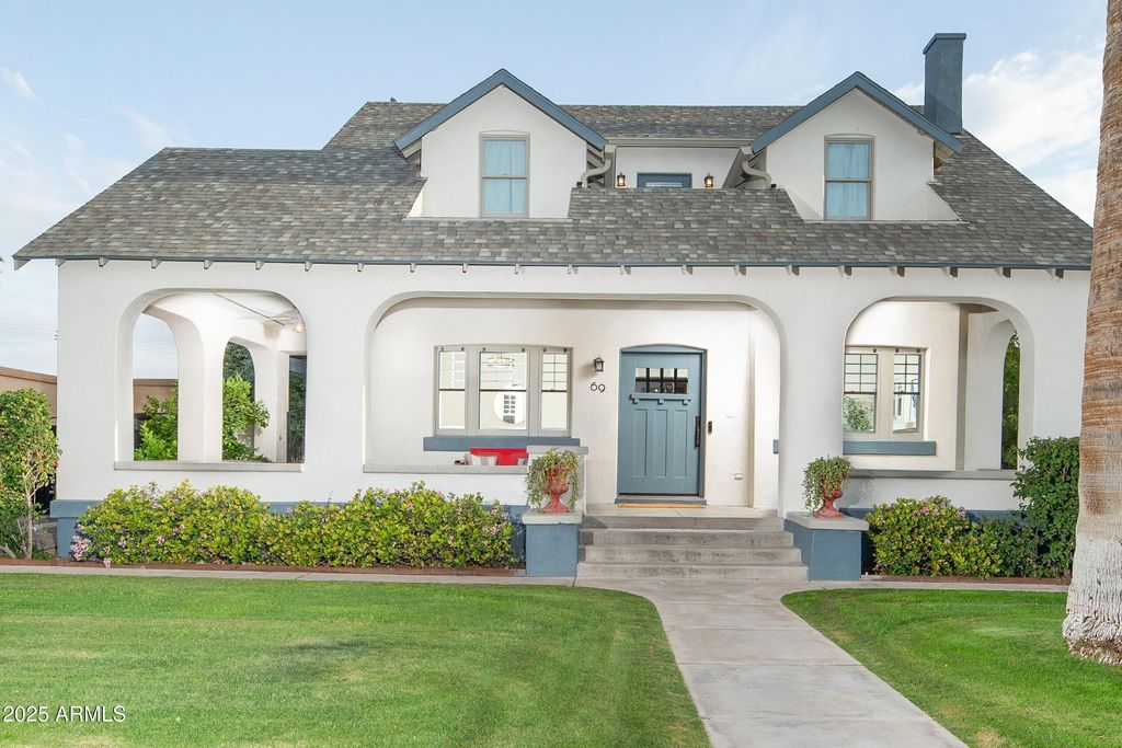 Photo of 69 W Lynwood Street, Phoenix, AZ 85003 (MLS # 6979836)