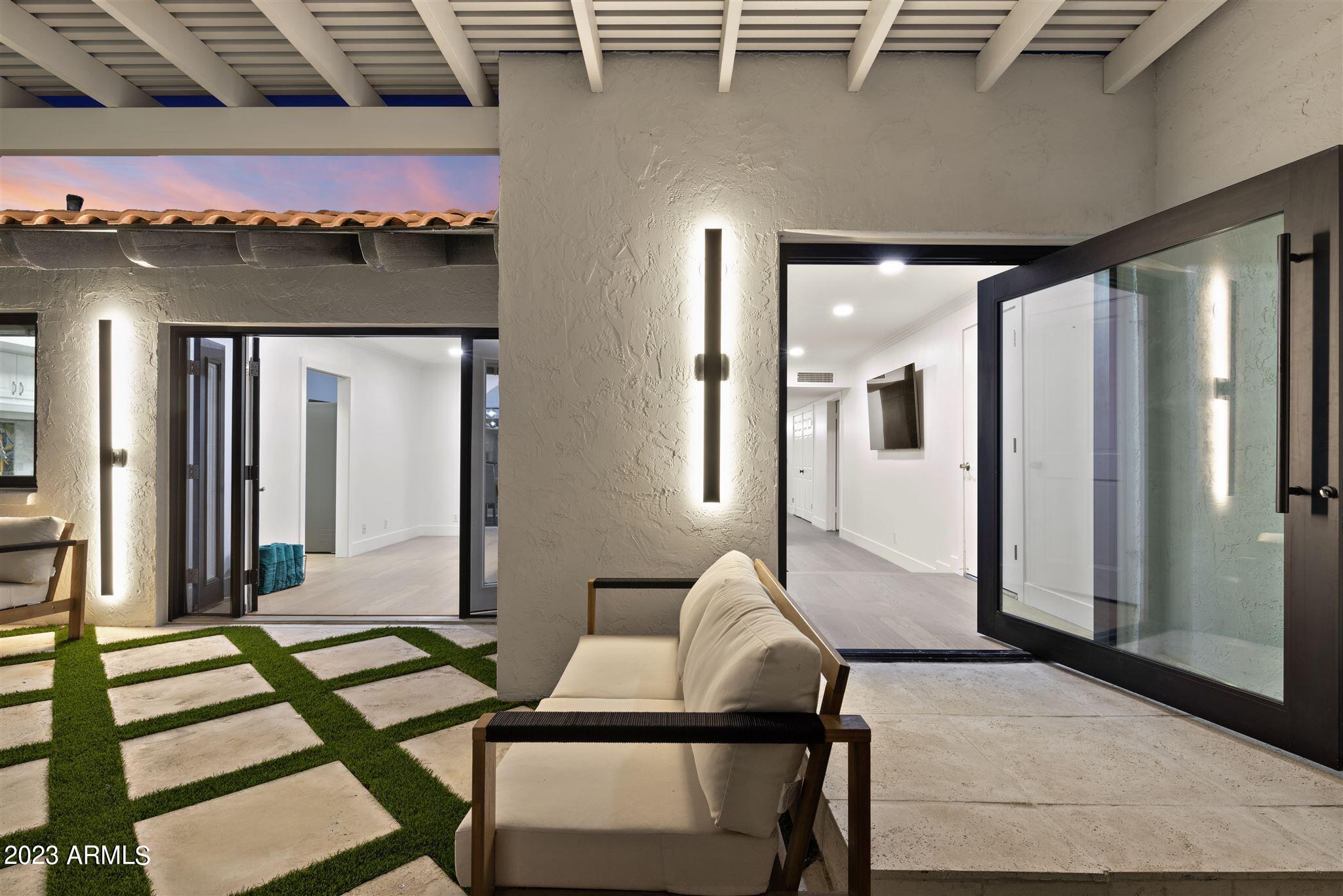 2629 S COUNTRY CLUB Way