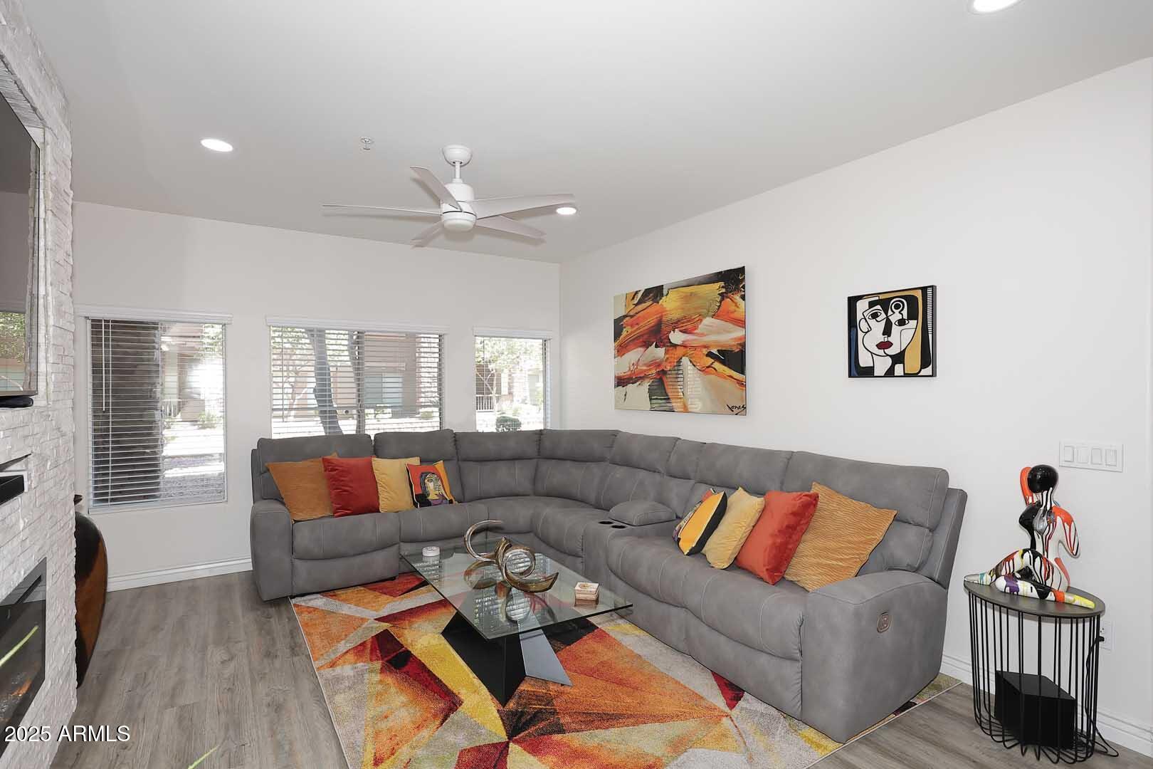 5450 E DEER VALLEY Drive 1205