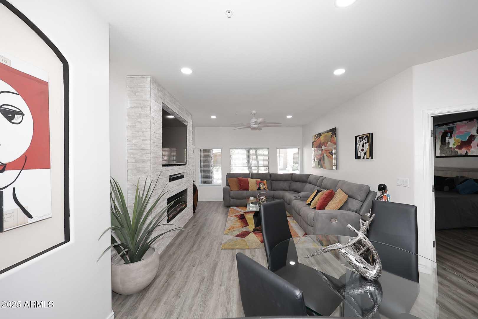 5450 E DEER VALLEY Drive 1205