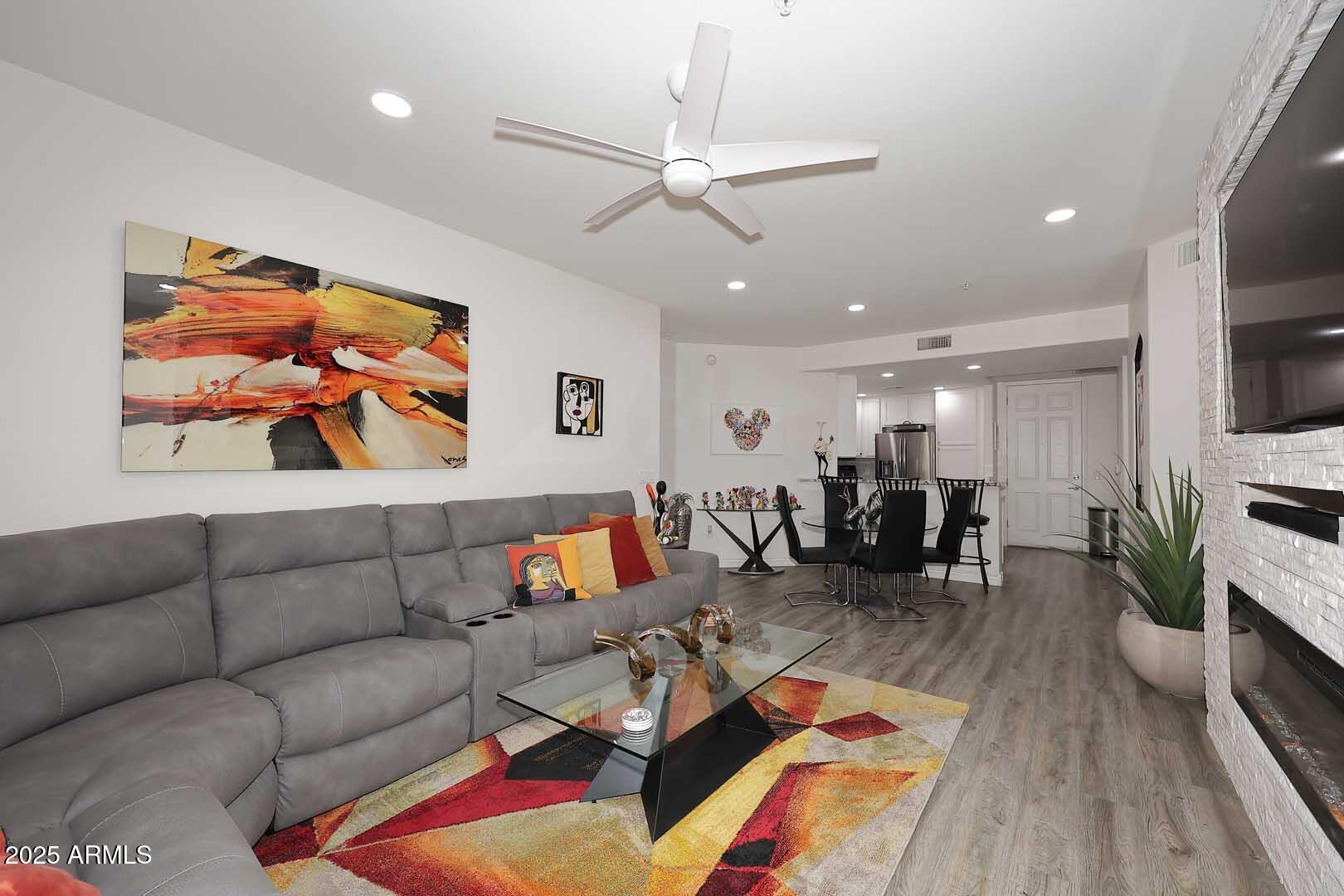 5450 E DEER VALLEY Drive 1205