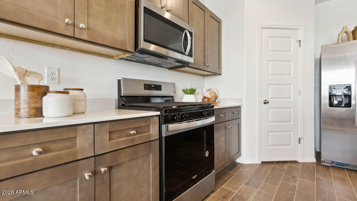 46549 W SKYLINE Drive