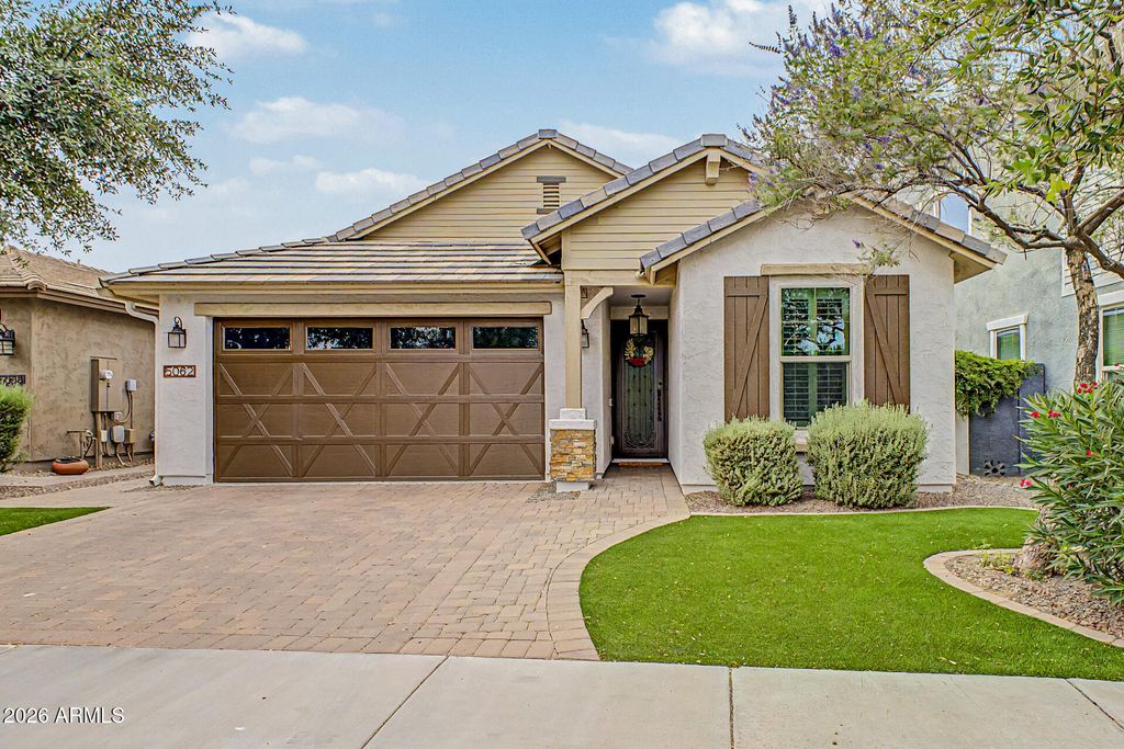 Photo of 5062 S Bridal Vail Drive, Gilbert, AZ 85298 (MLS # 7024440)