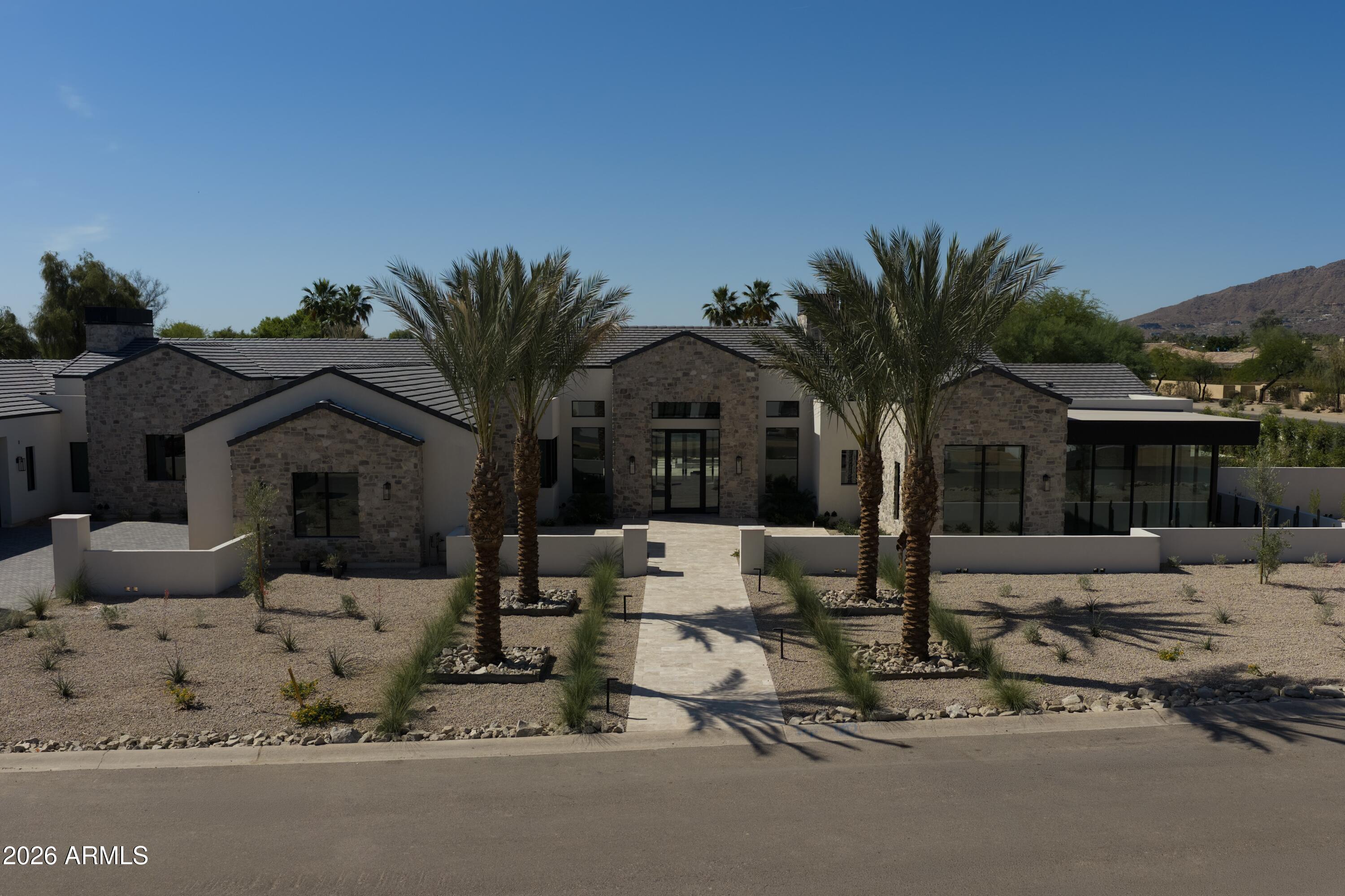 7301 N MOCKINGBIRD Lane