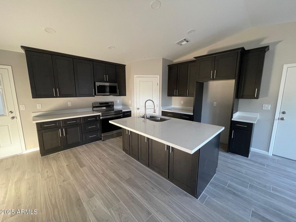 Photo of 82 W Brooks Street, Gilbert, AZ 85233 (MLS # 6953557)