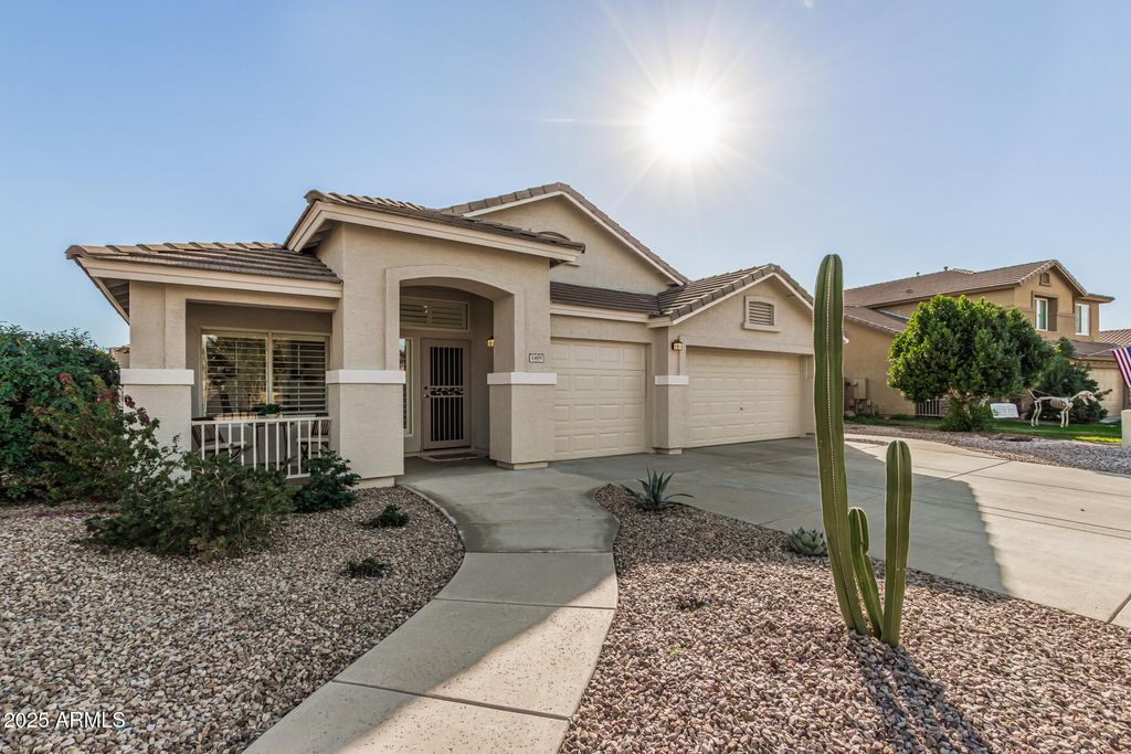 Photo of 1469 E Carla Vista Drive, Gilbert, AZ 85295 (MLS # 6965093)