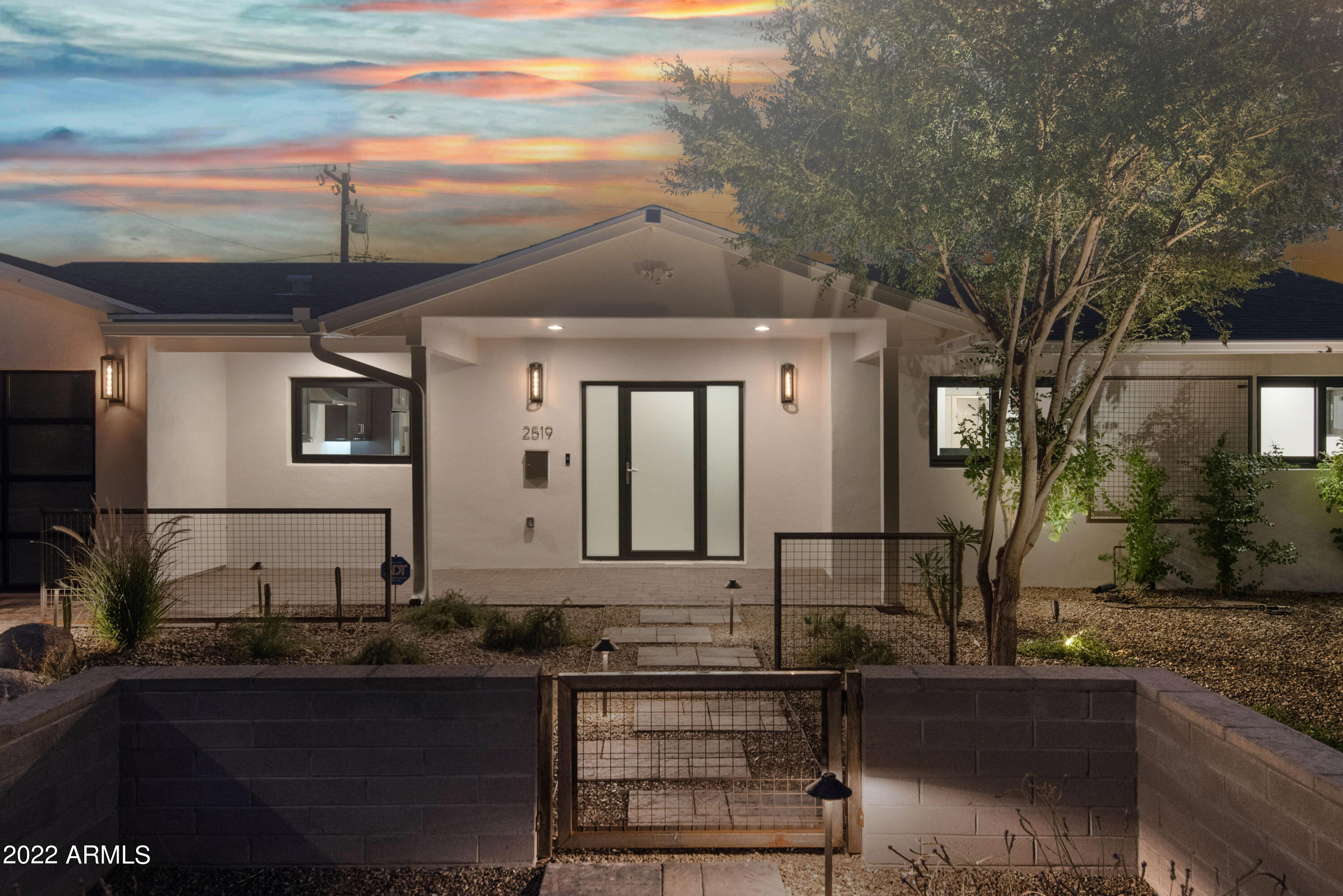 2519 E PIERSON Street