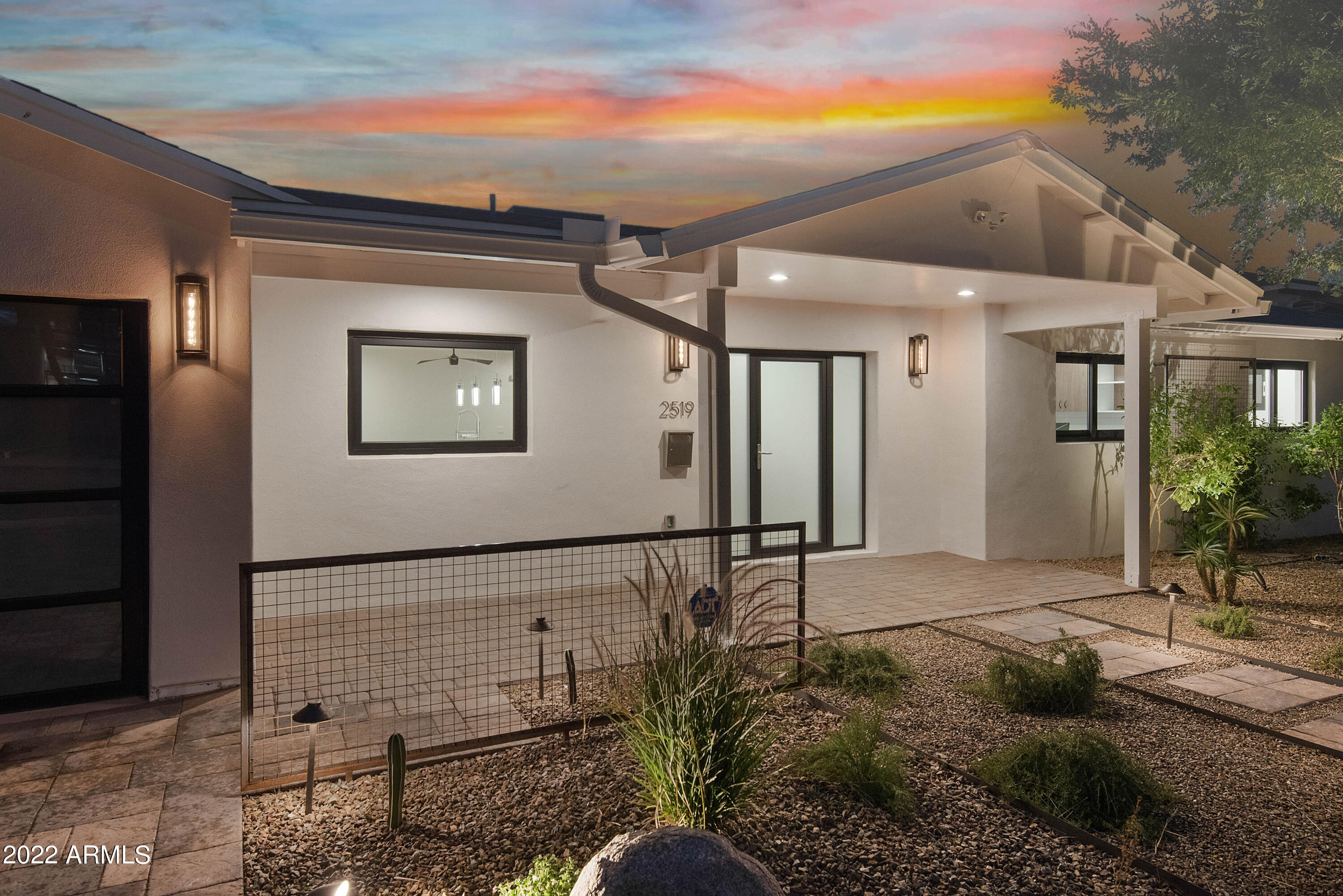 2519 E PIERSON Street