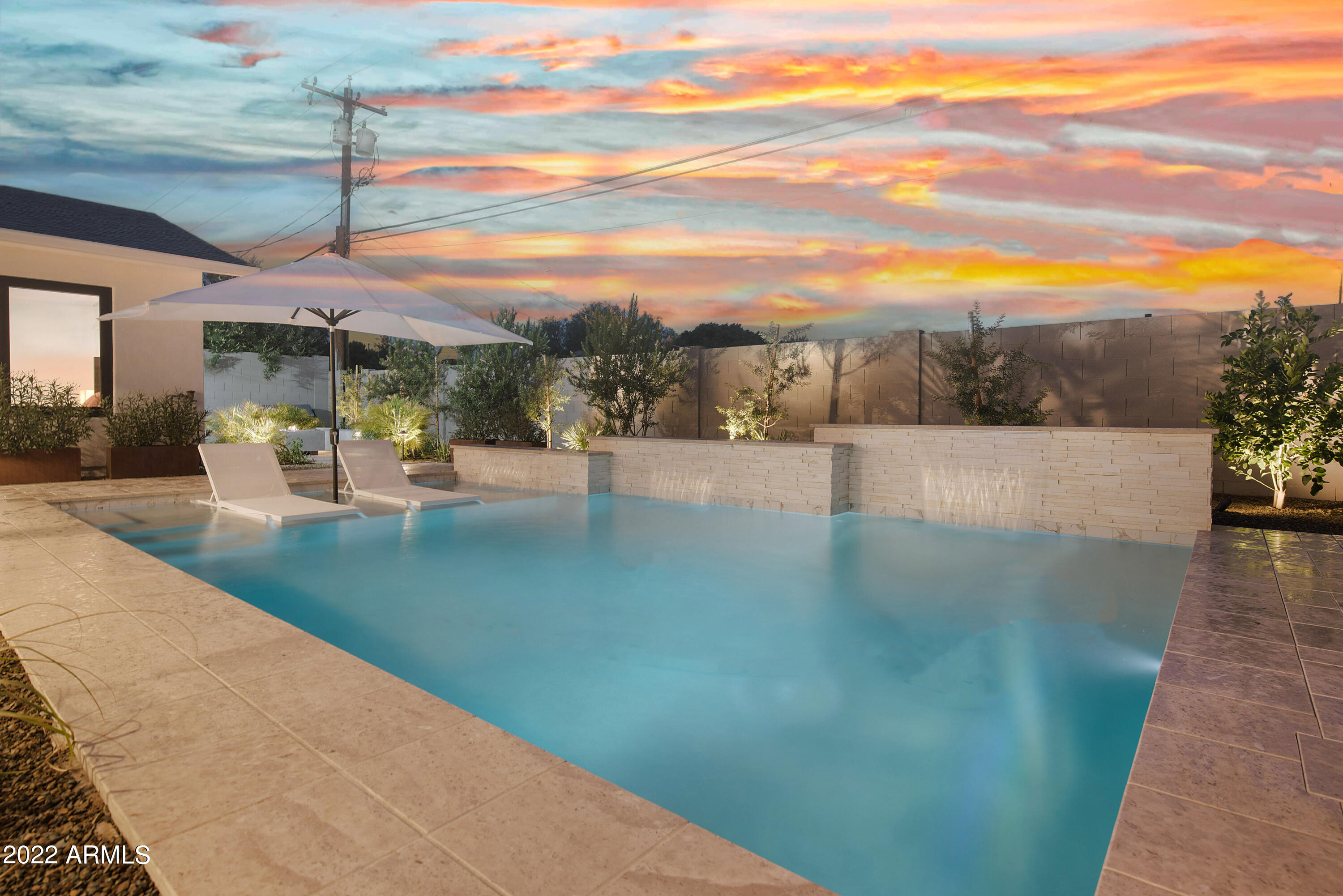 2519 E PIERSON Street