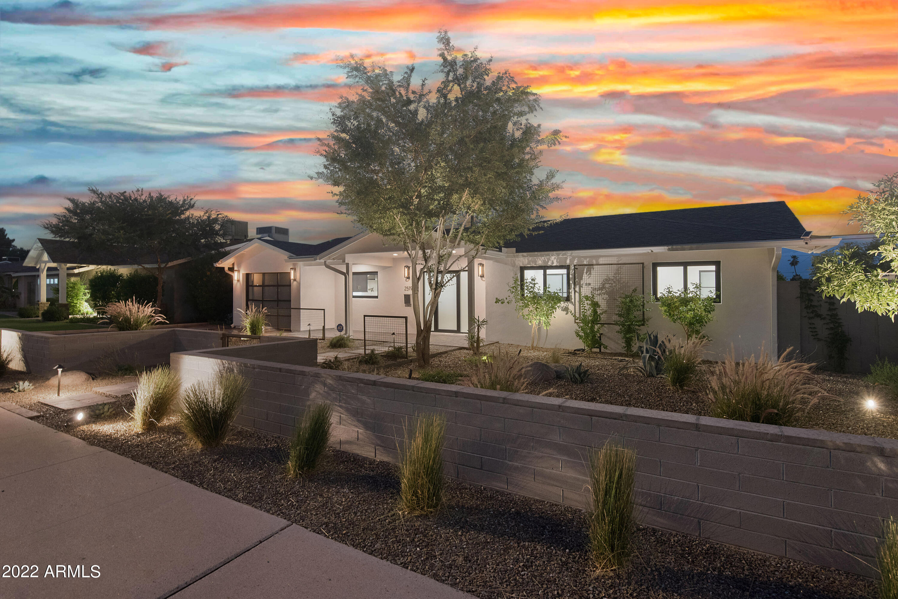 2519 E PIERSON Street