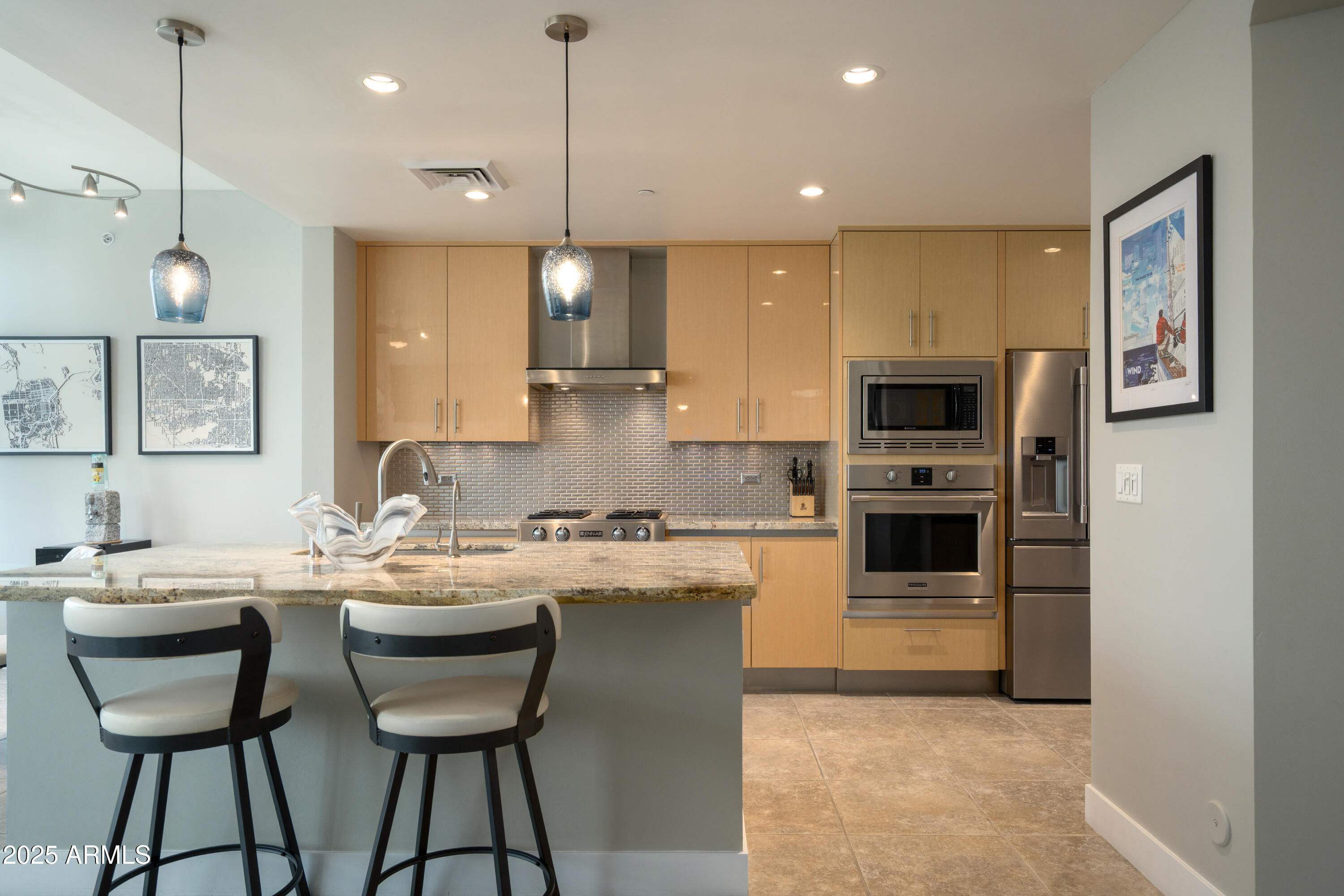 140 E RIO SALADO Parkway 412