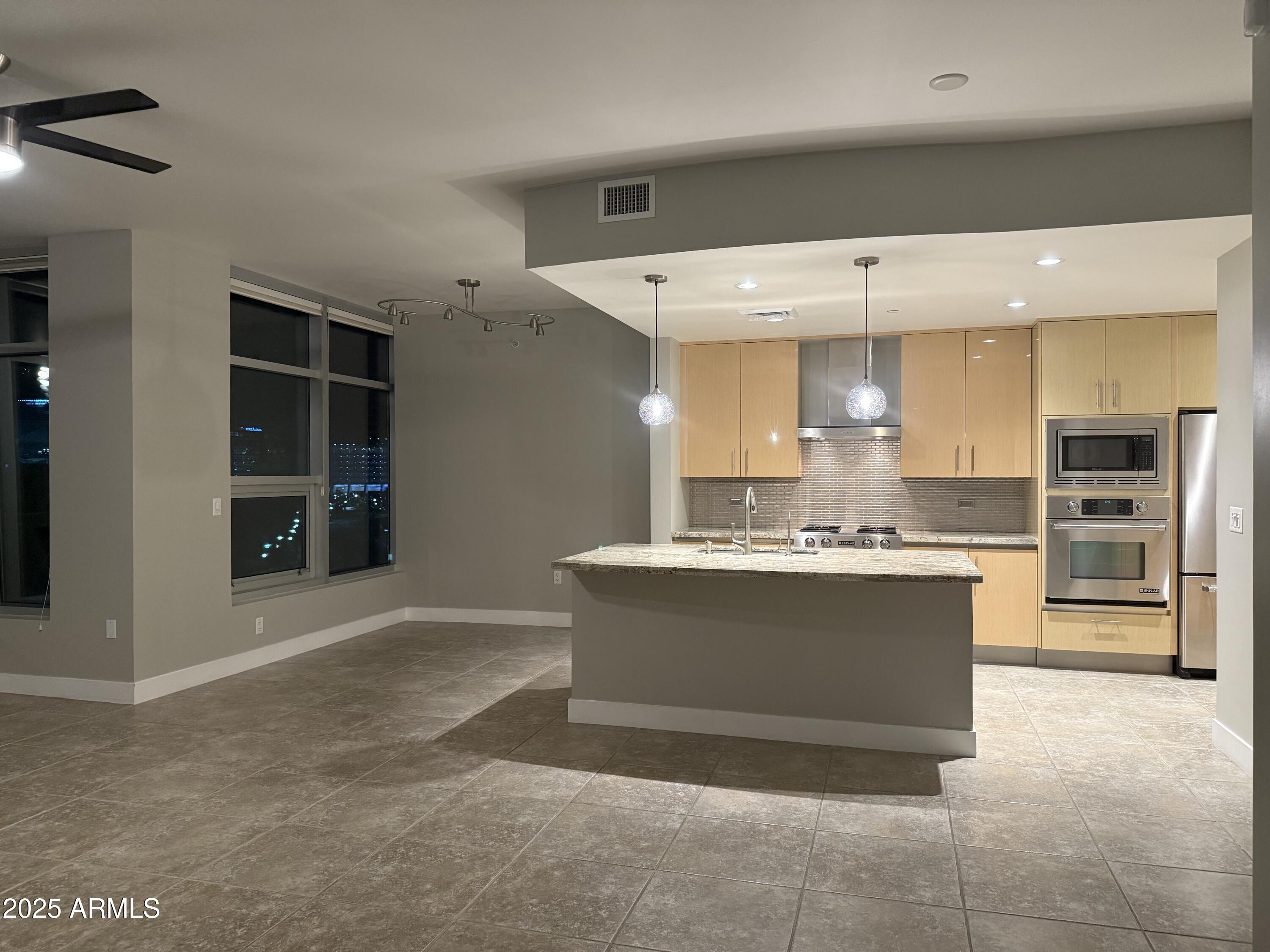 140 E RIO SALADO Parkway 412