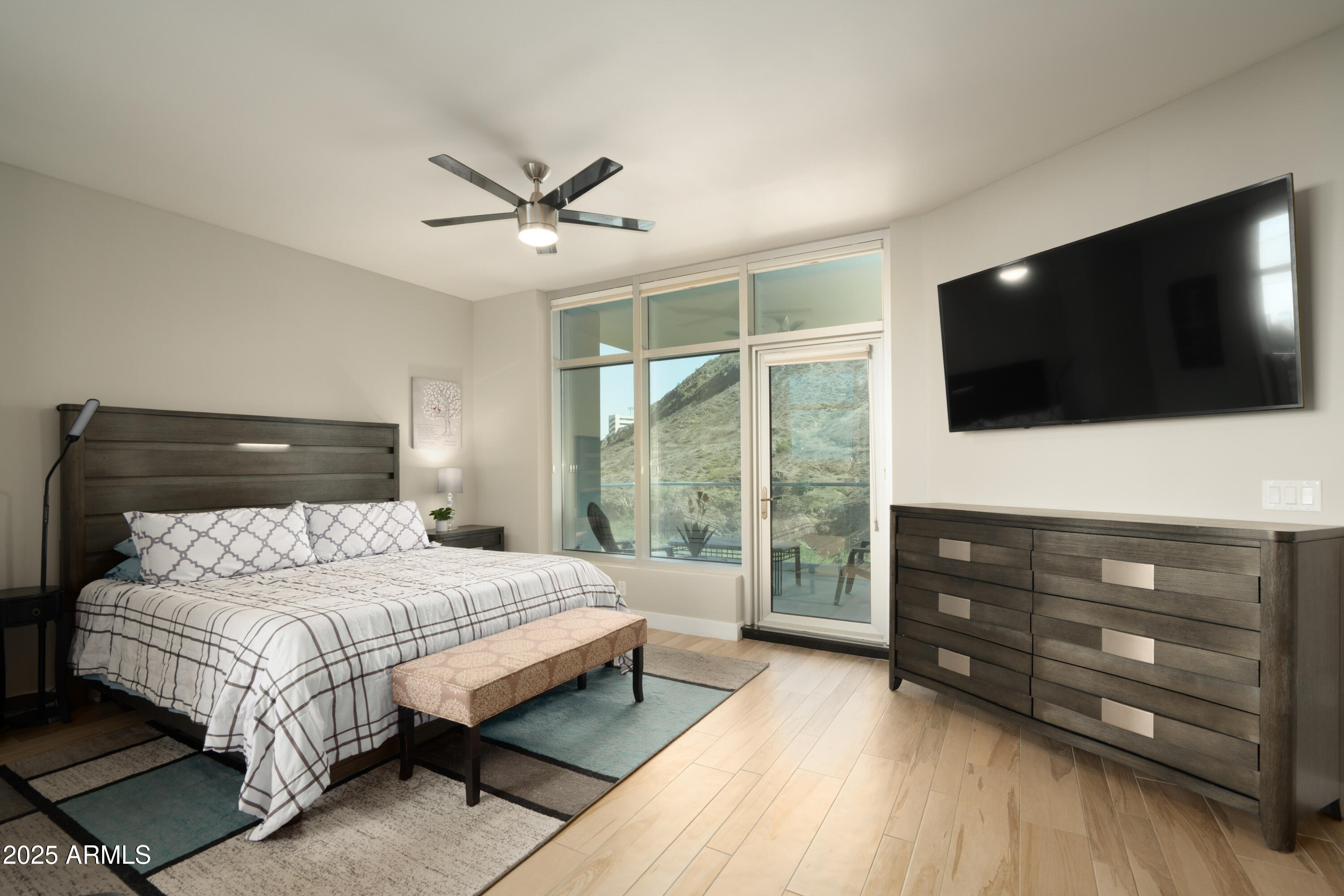 140 E RIO SALADO Parkway 412