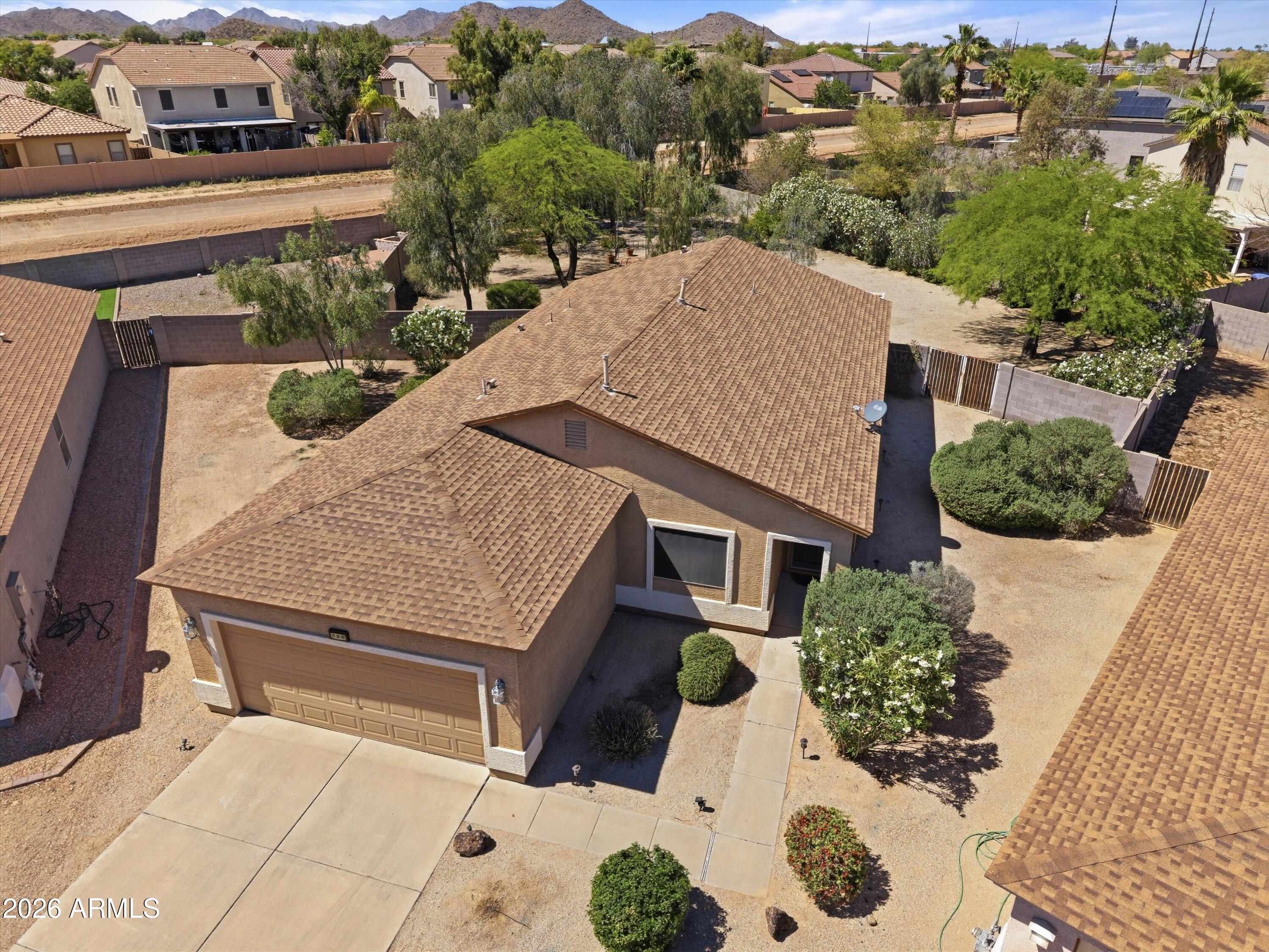 886 E DESERT MOON Trail