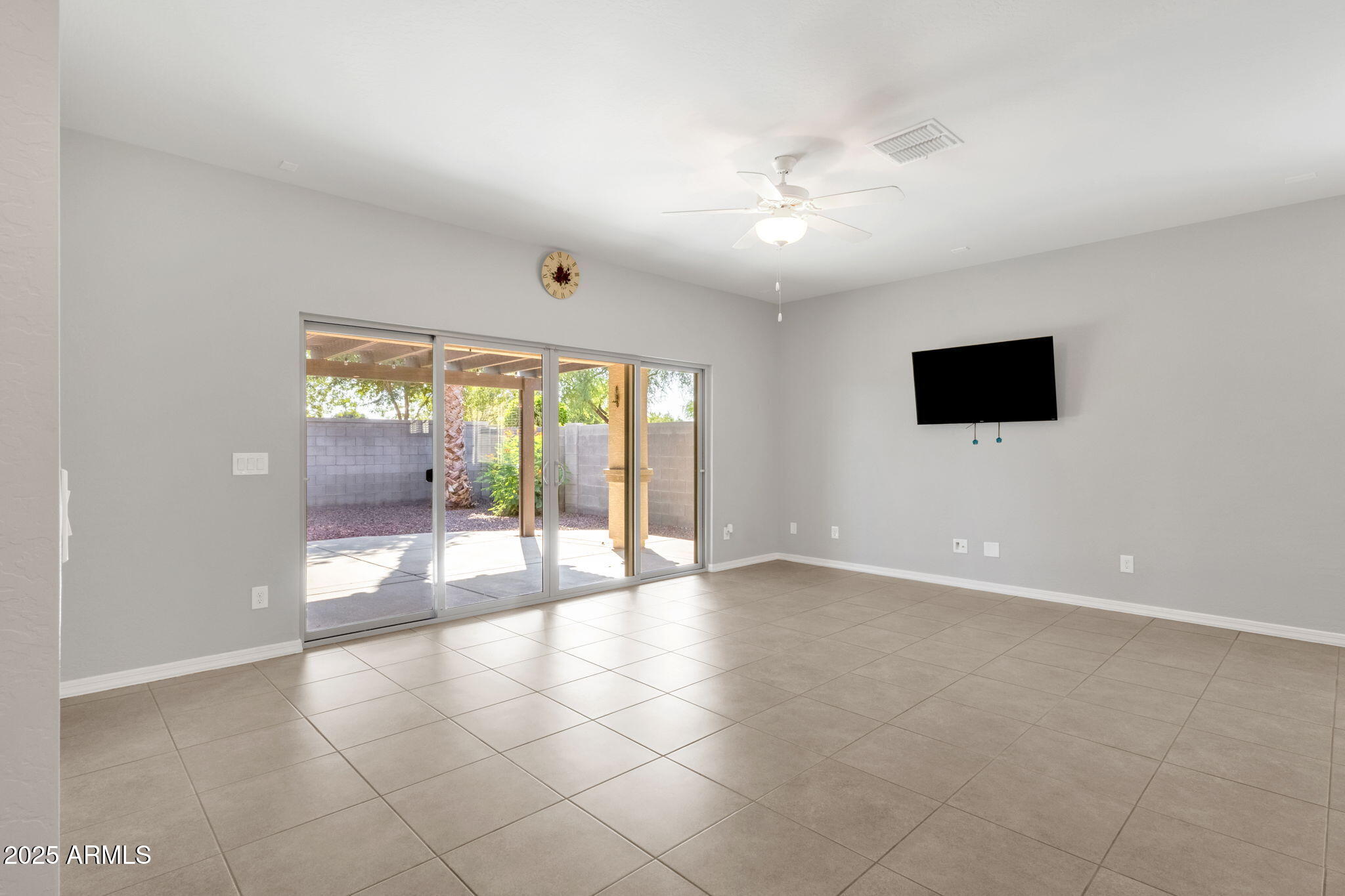 42175 N WOLLEMI Street