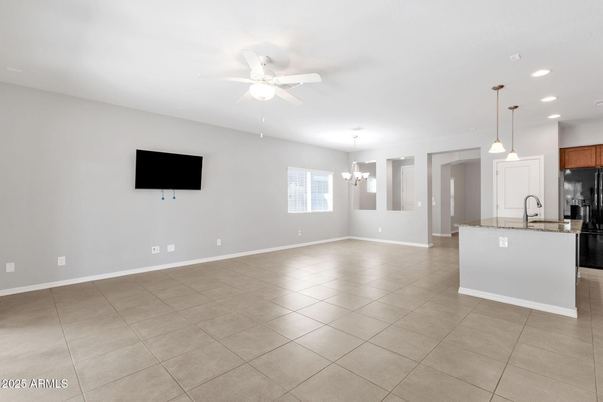 42175 N WOLLEMI Street