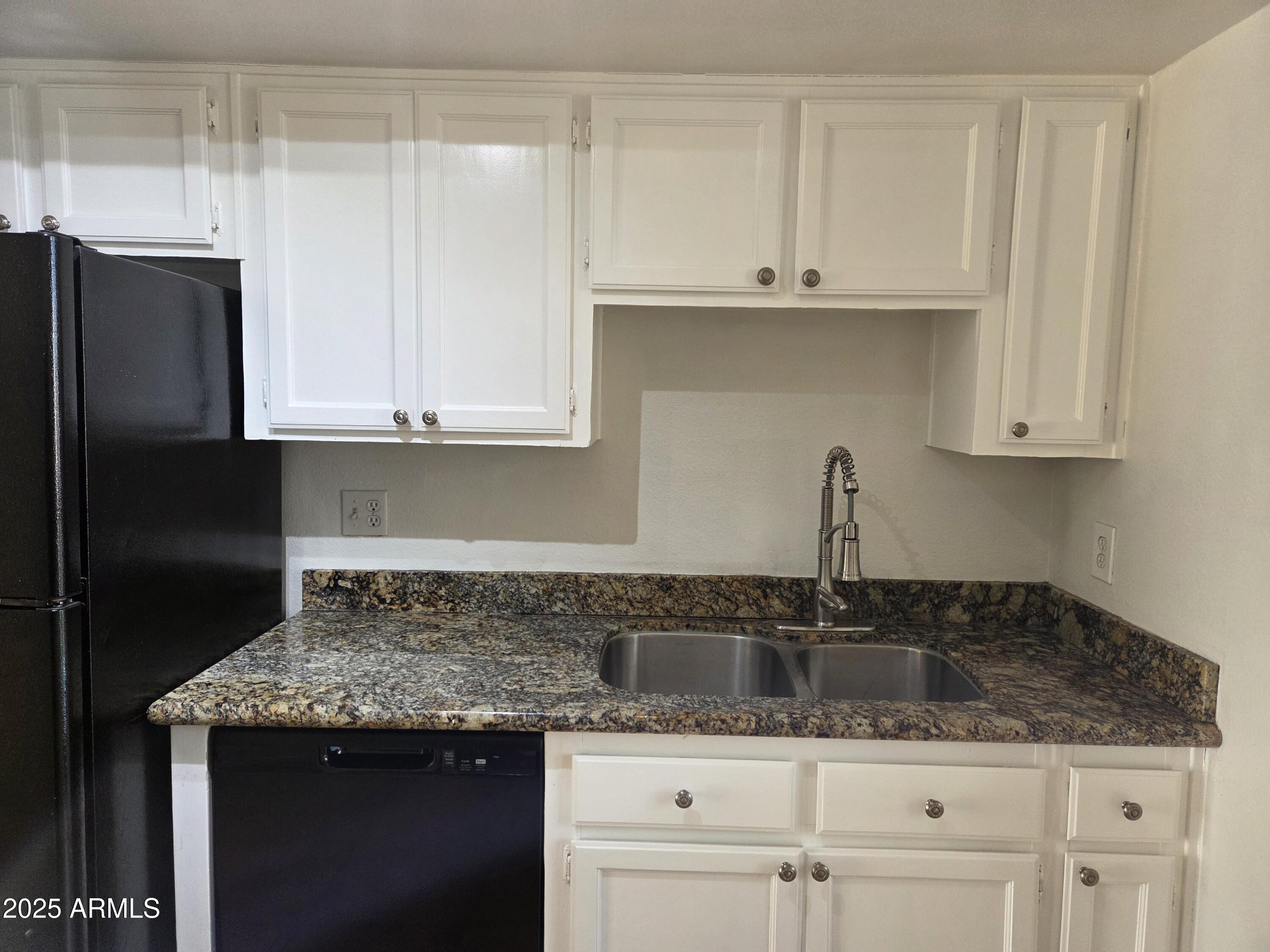 1927 E HAMPTON Avenue 263